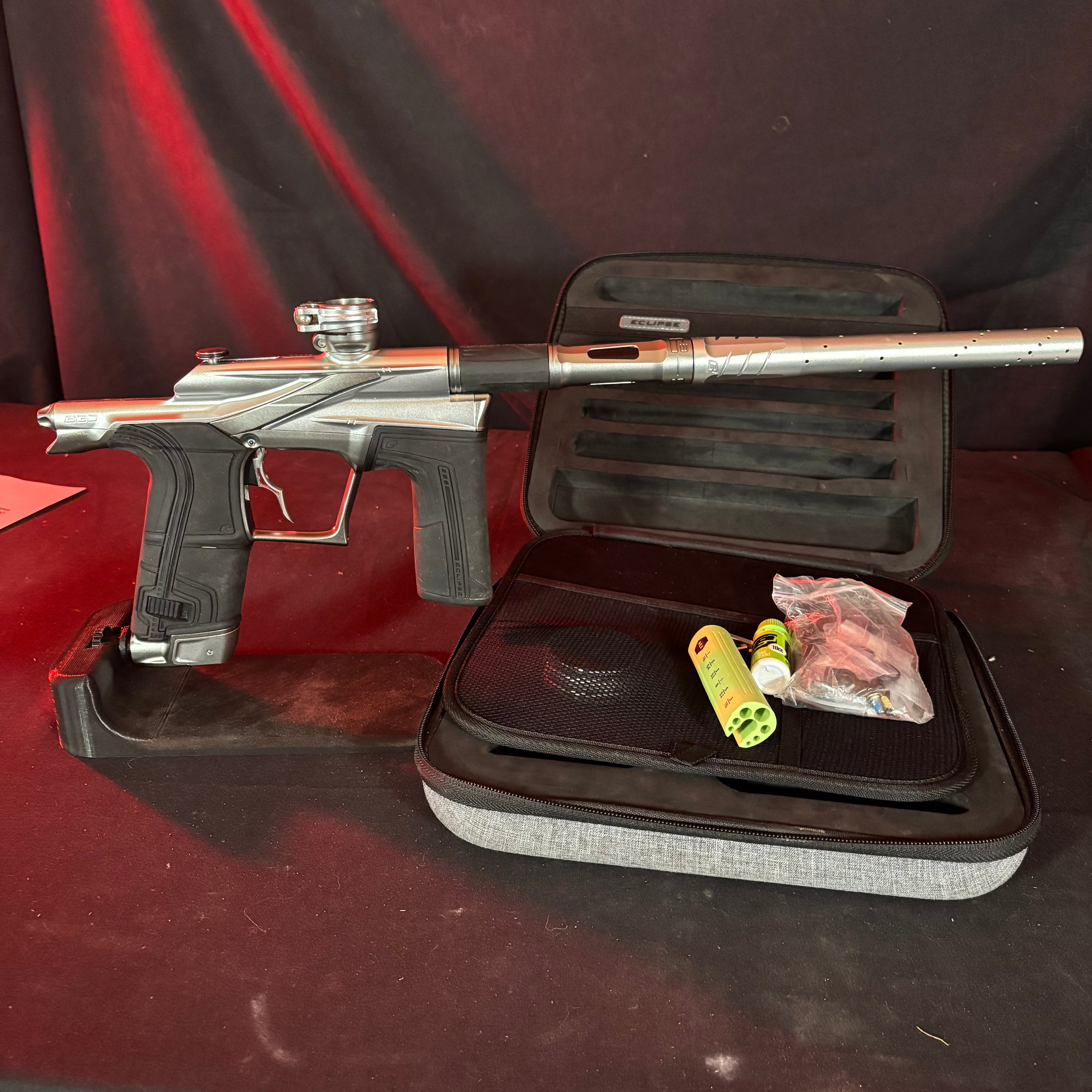 Used Planet Eclipse LV2 Paintball Gun - Silver/Light Grey