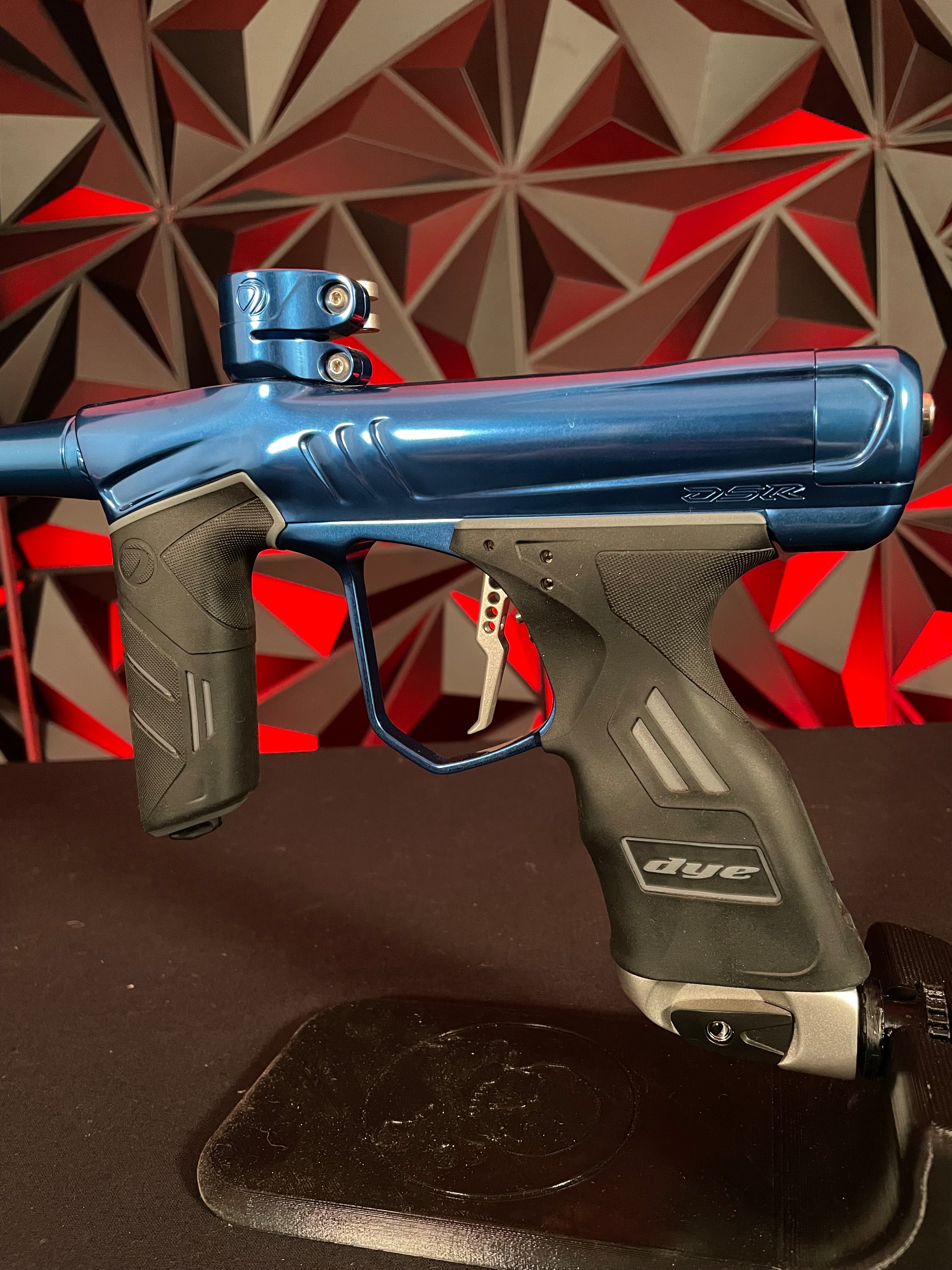 Used Dye DSR+ Paintball Gun - Polished Blue/Polished Silver (Deep Blue)