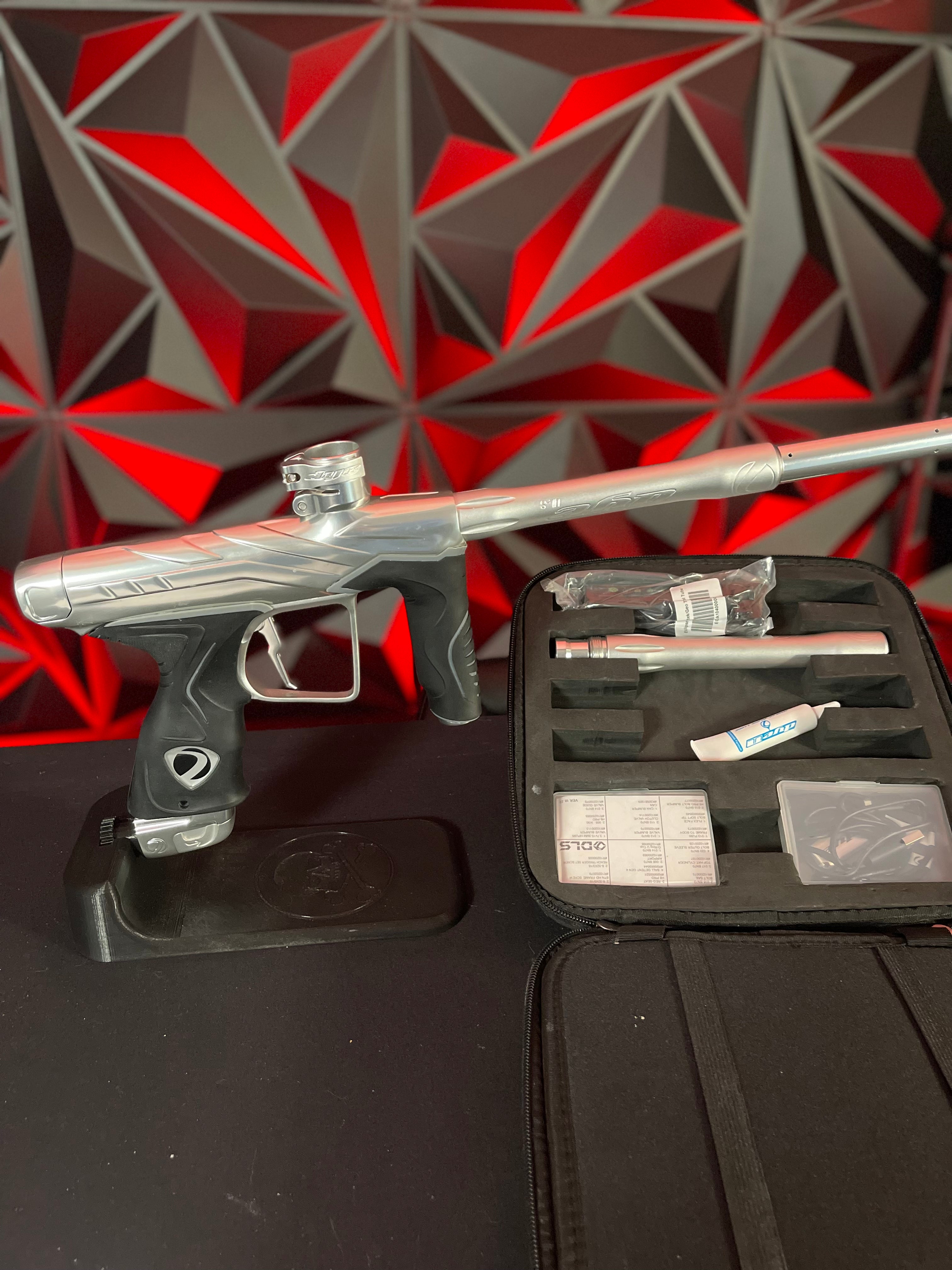 Used Dye DLS Paintball Marker White Water Punishers Paintball