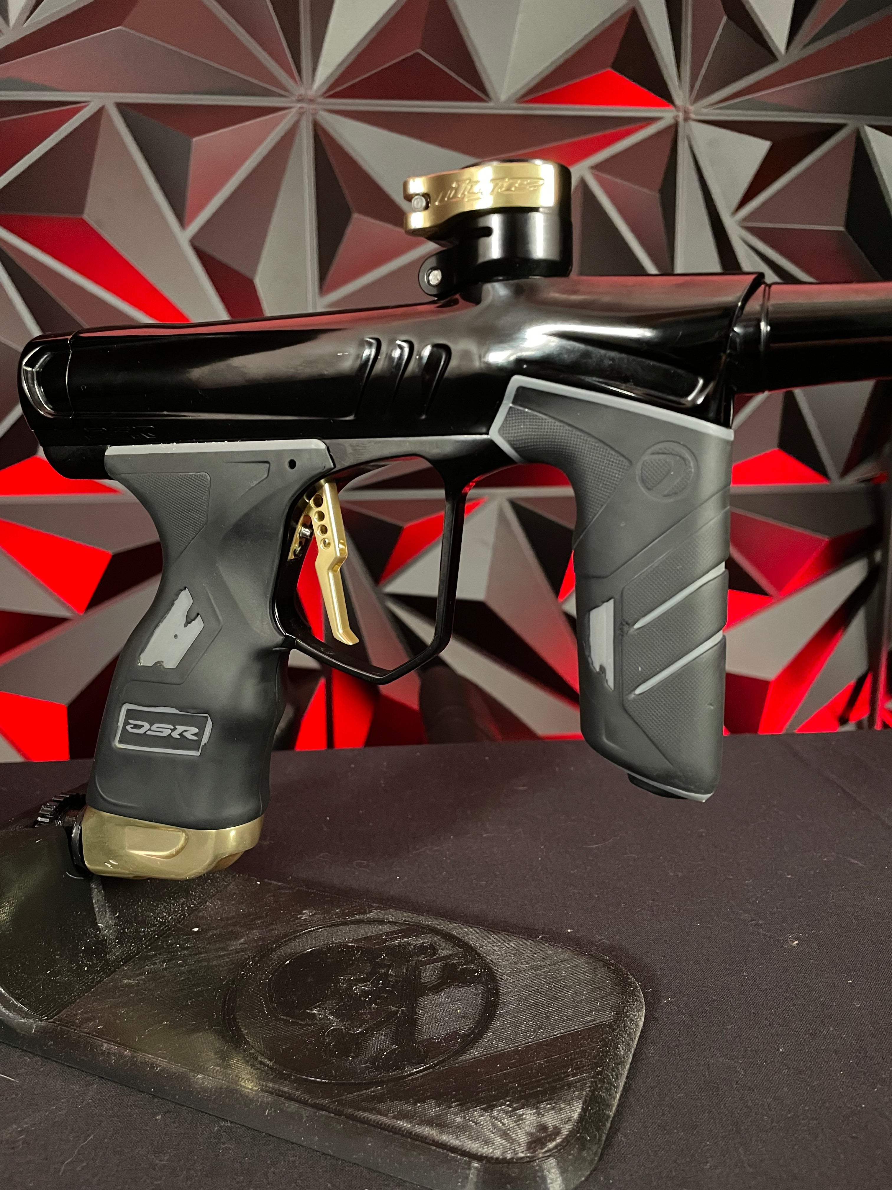 Used Dye DSR+ Paintball Gun - Onyx Gold