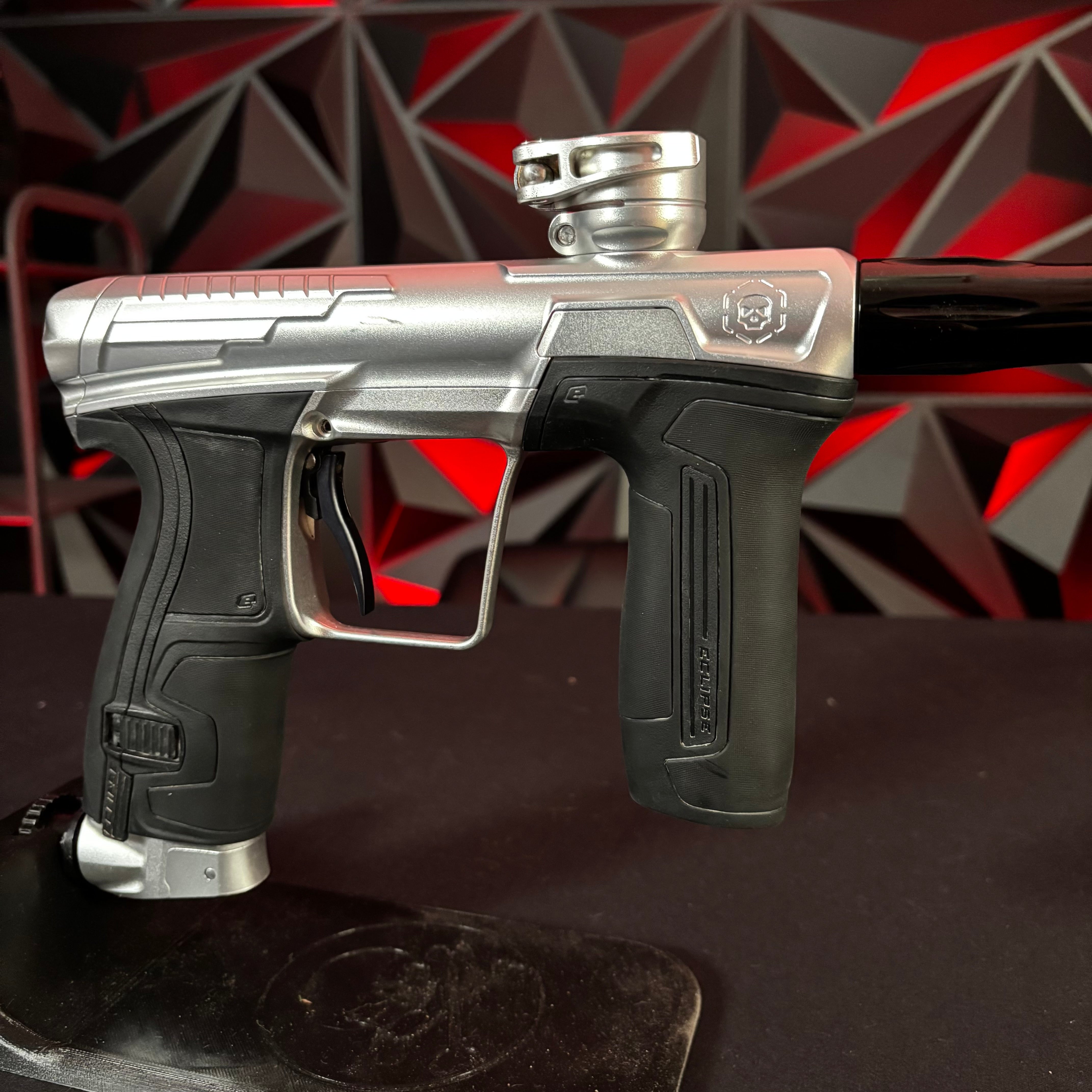 Used Infamous/Planet Eclipse CS2 Paintball Gun - Pure Silver w/ Dye UL