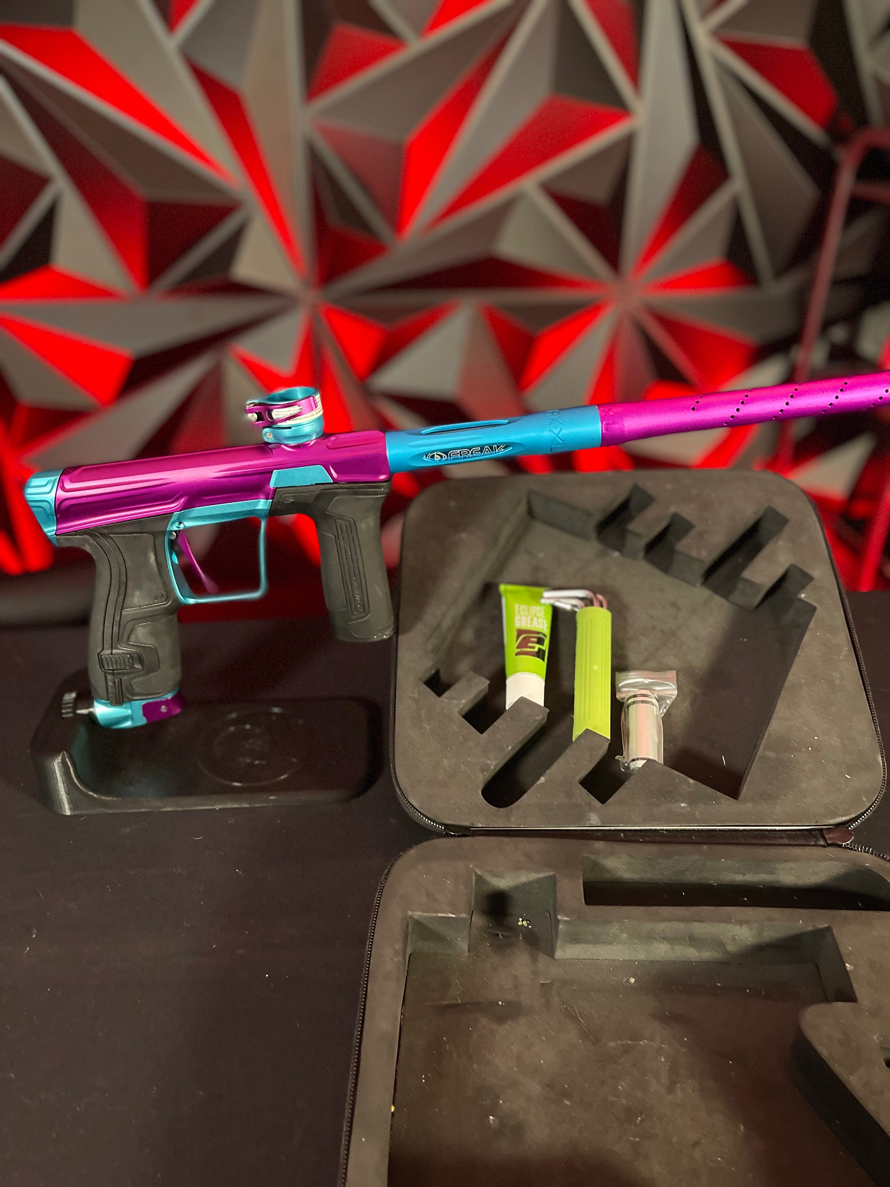 Use Planet Eclipse CS2 Paintball Gun Purple Teal W Matching Freak X use-planet-eclipse-cs2-paintball-gun-purple-teal-w-matching-freak-x