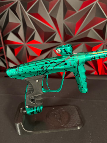 Used DLX Luxe X Paintball Gun - Green Splash