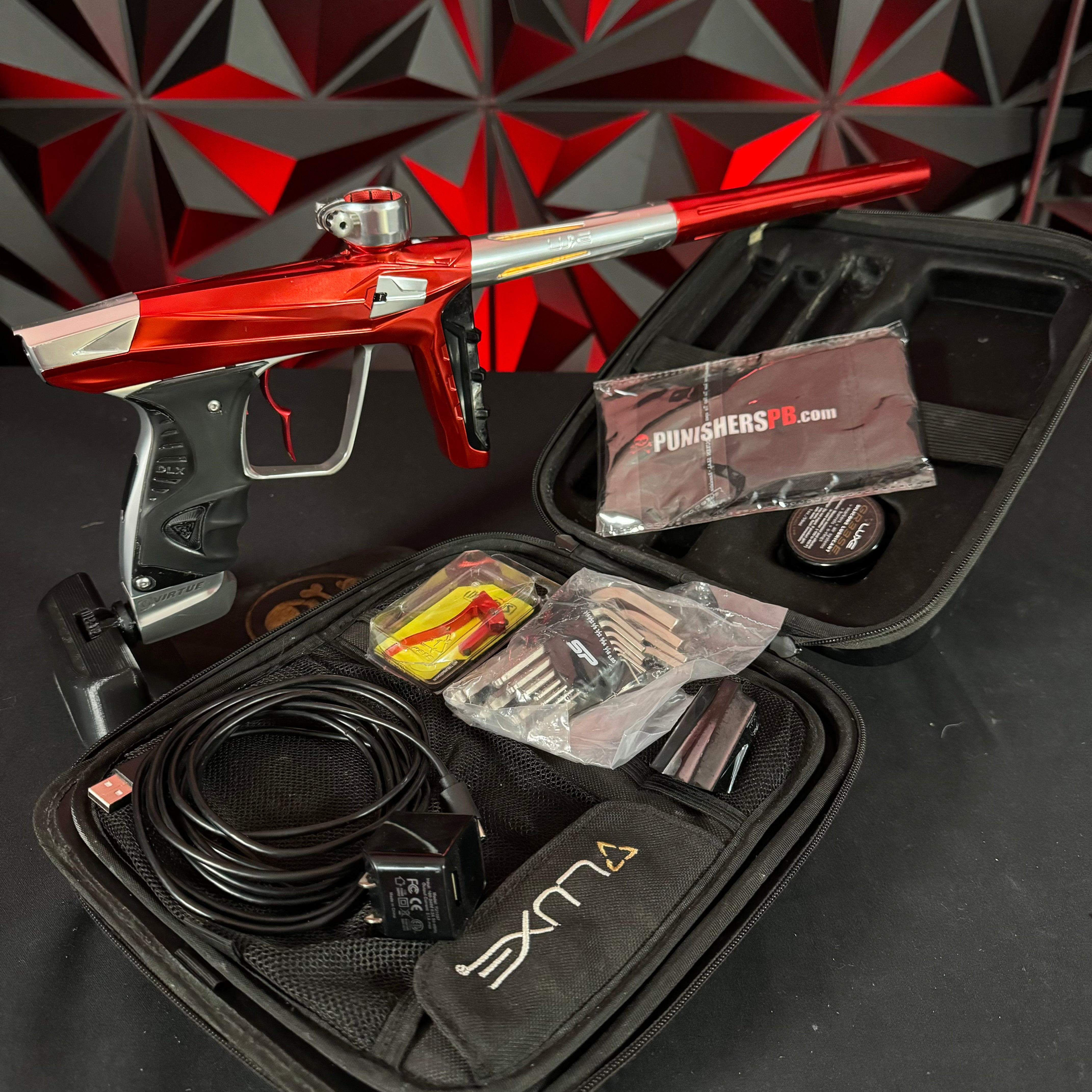 Used DLX Luxe X / Virtue Ace Paintball Gun - Gloss Red / Gloss Silver