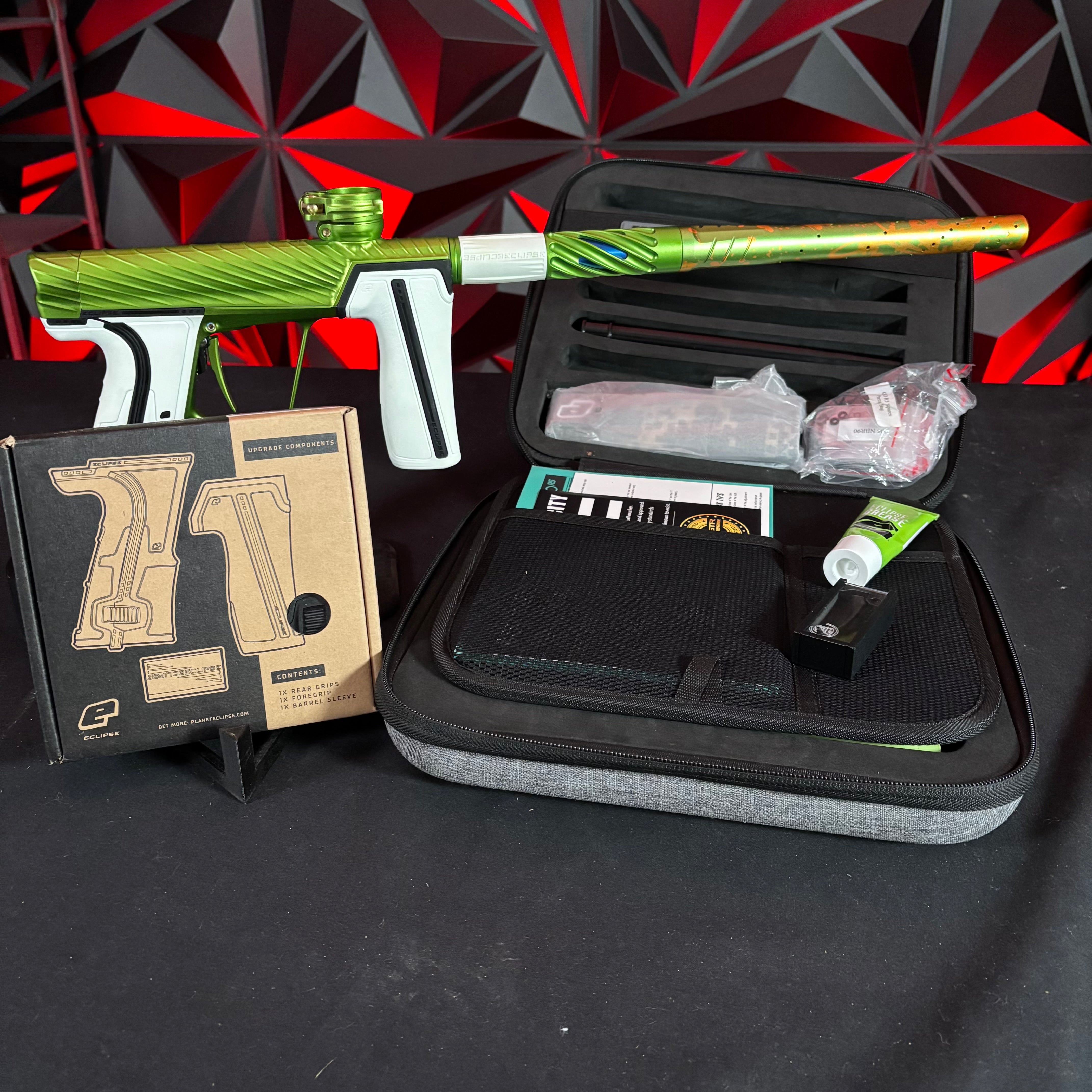 Used Planet Eclipse/Twister Geo R5 Paintball Marker - Lucky/w Splash t
