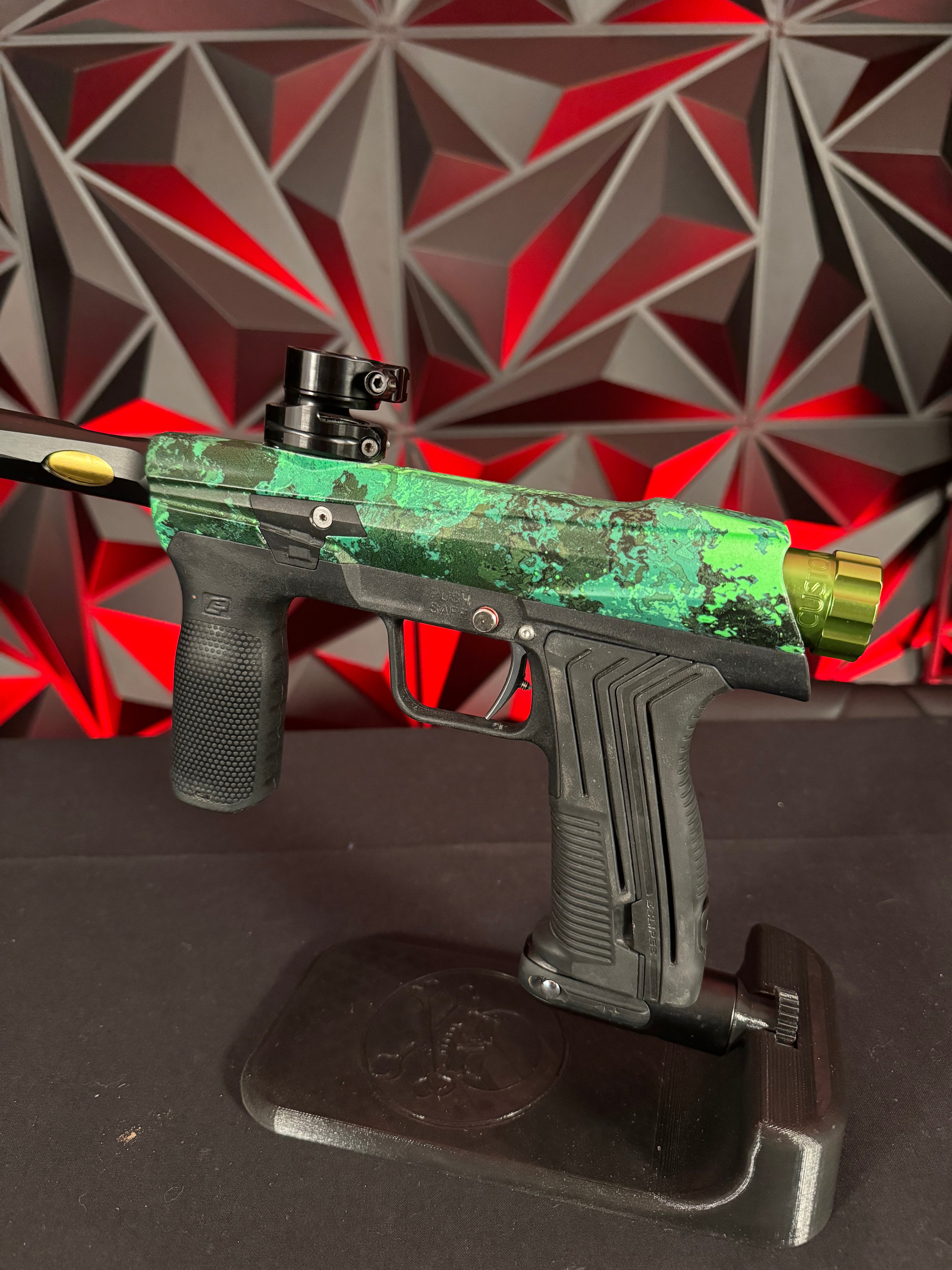 Planet Eclipse Emek 100 Paintball Gun w/ Custom Green Body w/Matching Spire IR2, Aftermarket trigger, Shaft FR Barrel,