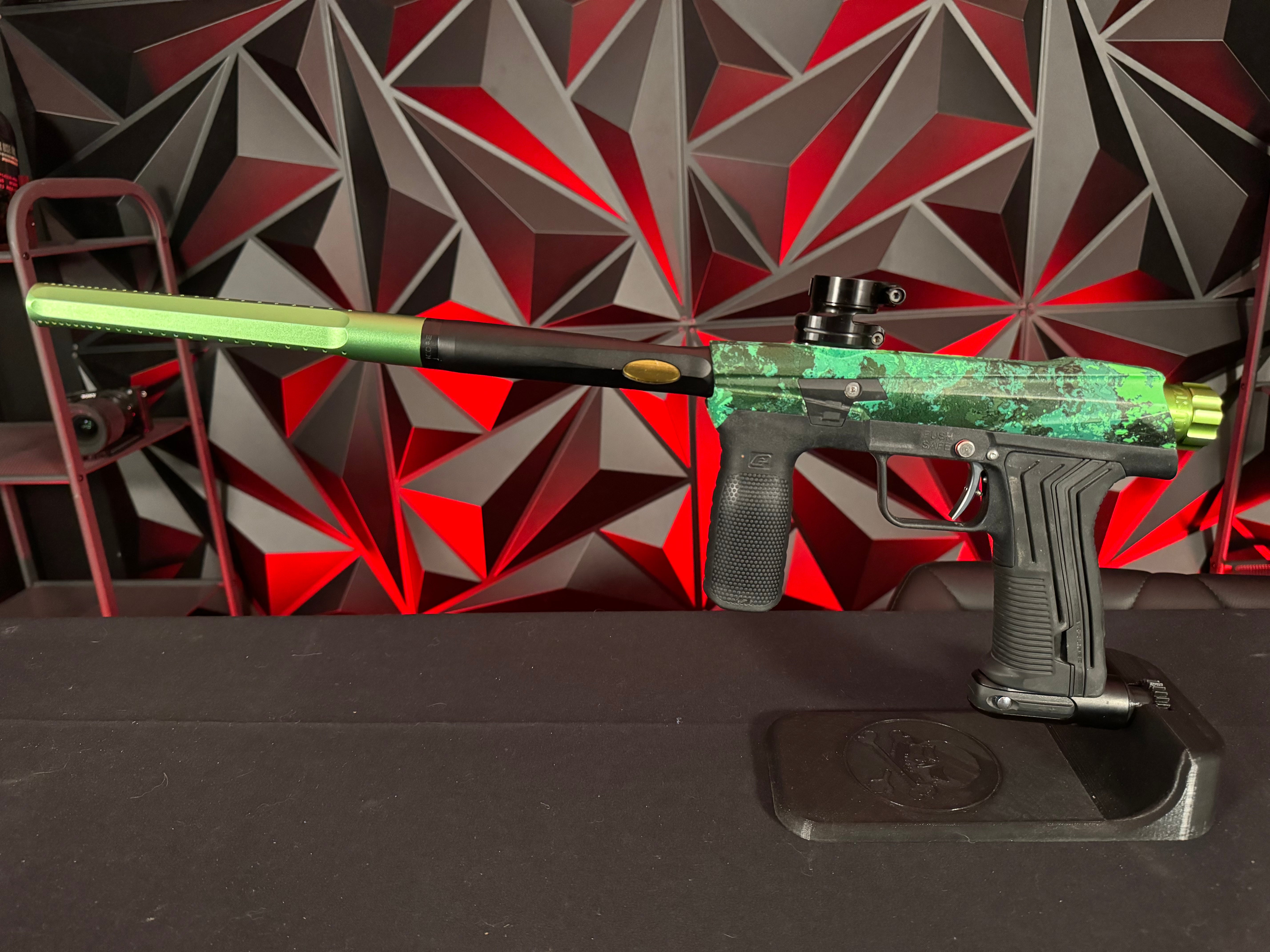 Planet Eclipse Emek 100 Paintball Gun w/ Custom Green Body w/Matching Spire IR2, Aftermarket trigger, Shaft FR Barrel,