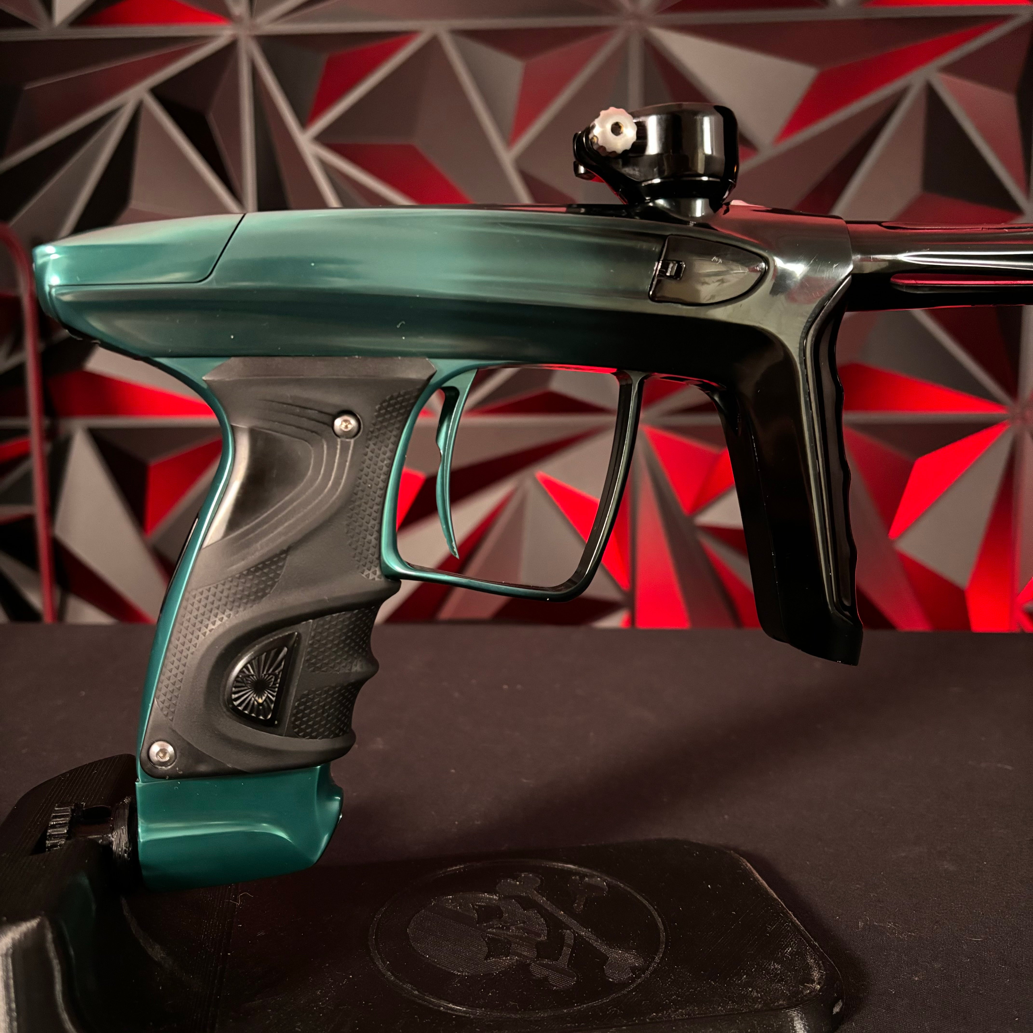 Used DLX Luxe TM40 Paintball Gun - Emerald/Black Fade