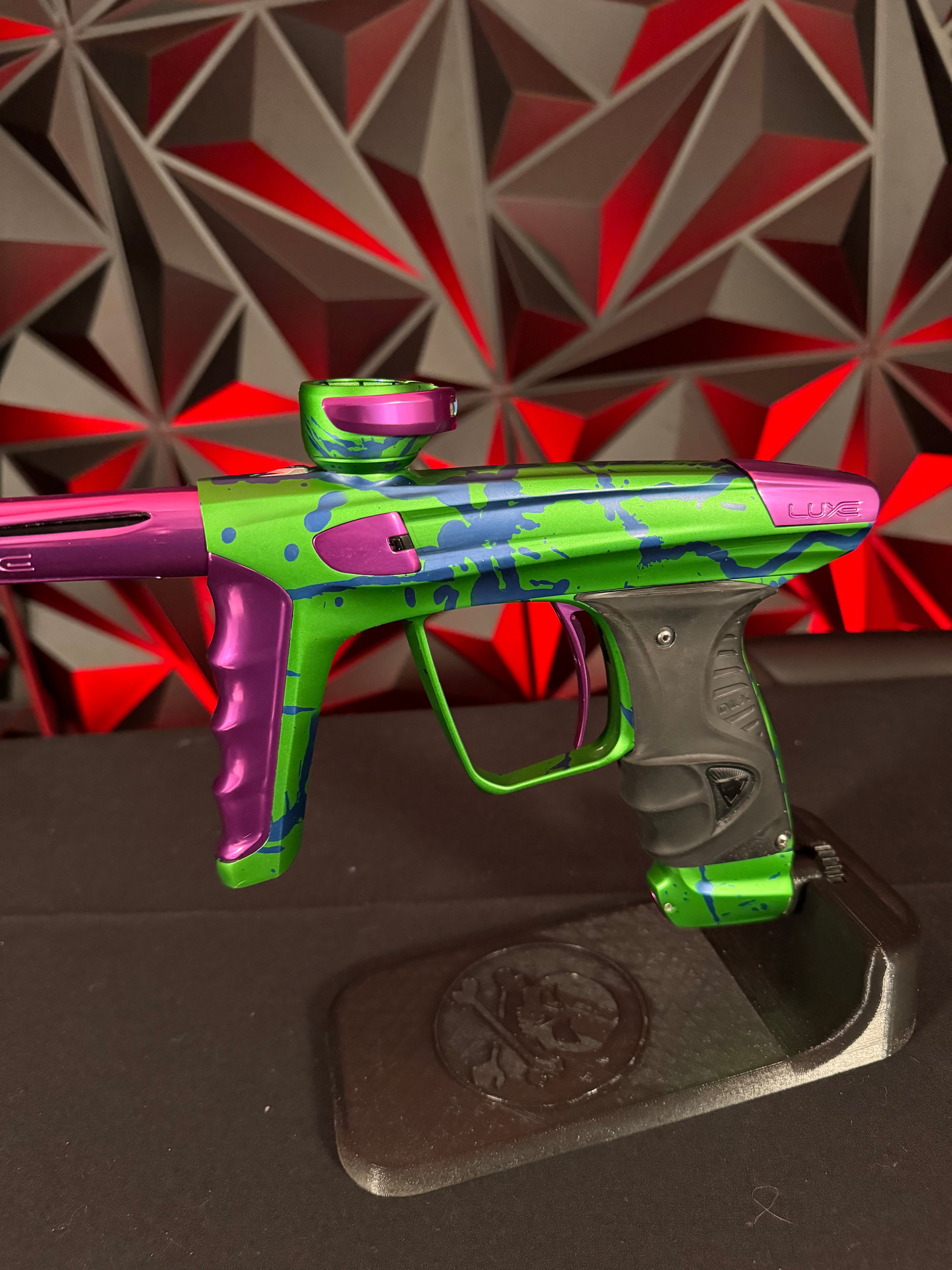 Used DLX Luxe X Paintball Marker - LE Green/Purple Splash w/Green ACP Tip