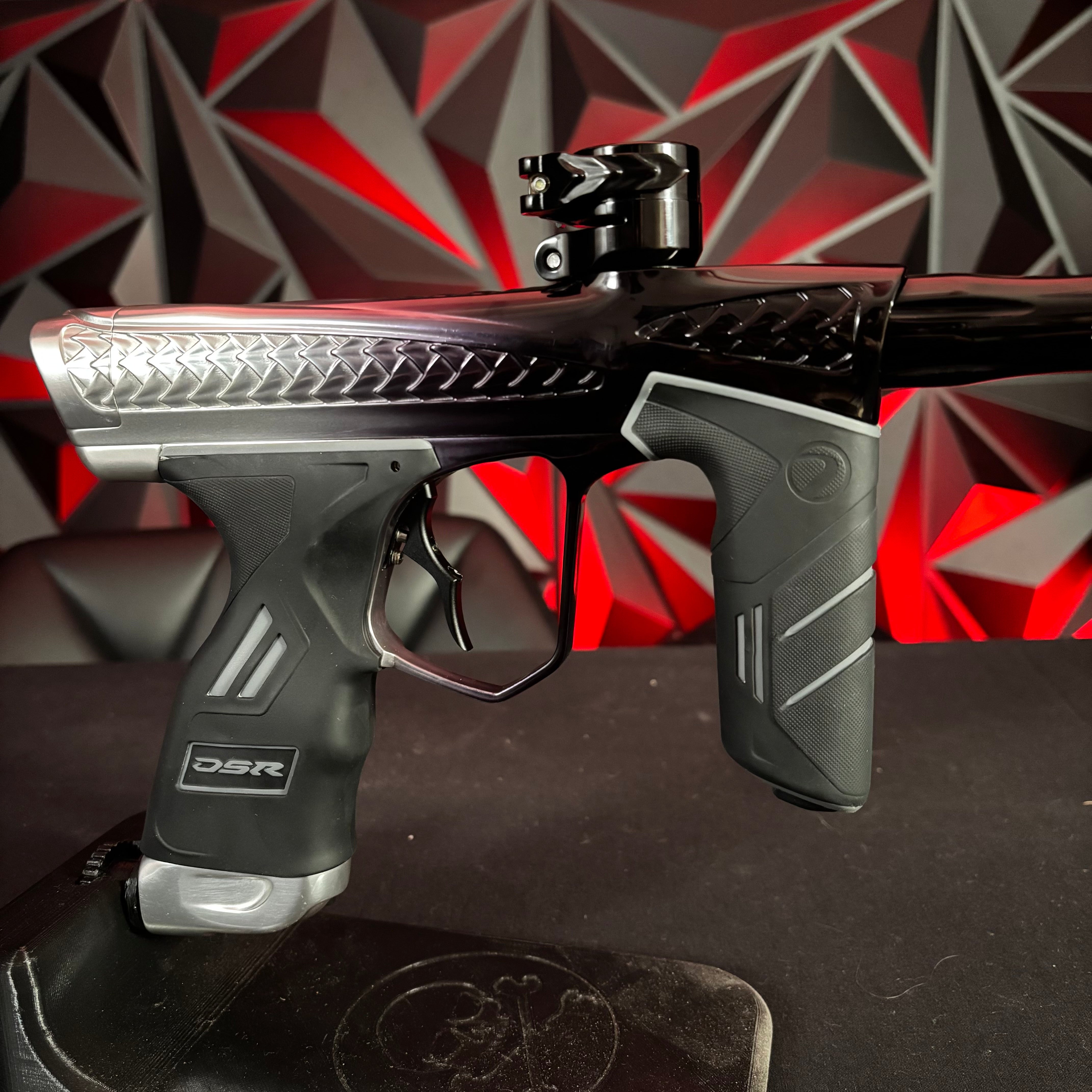 Used Dye DSR+ Paintball Gun - Free Flow Trix (Silver Black Fade) #6 of