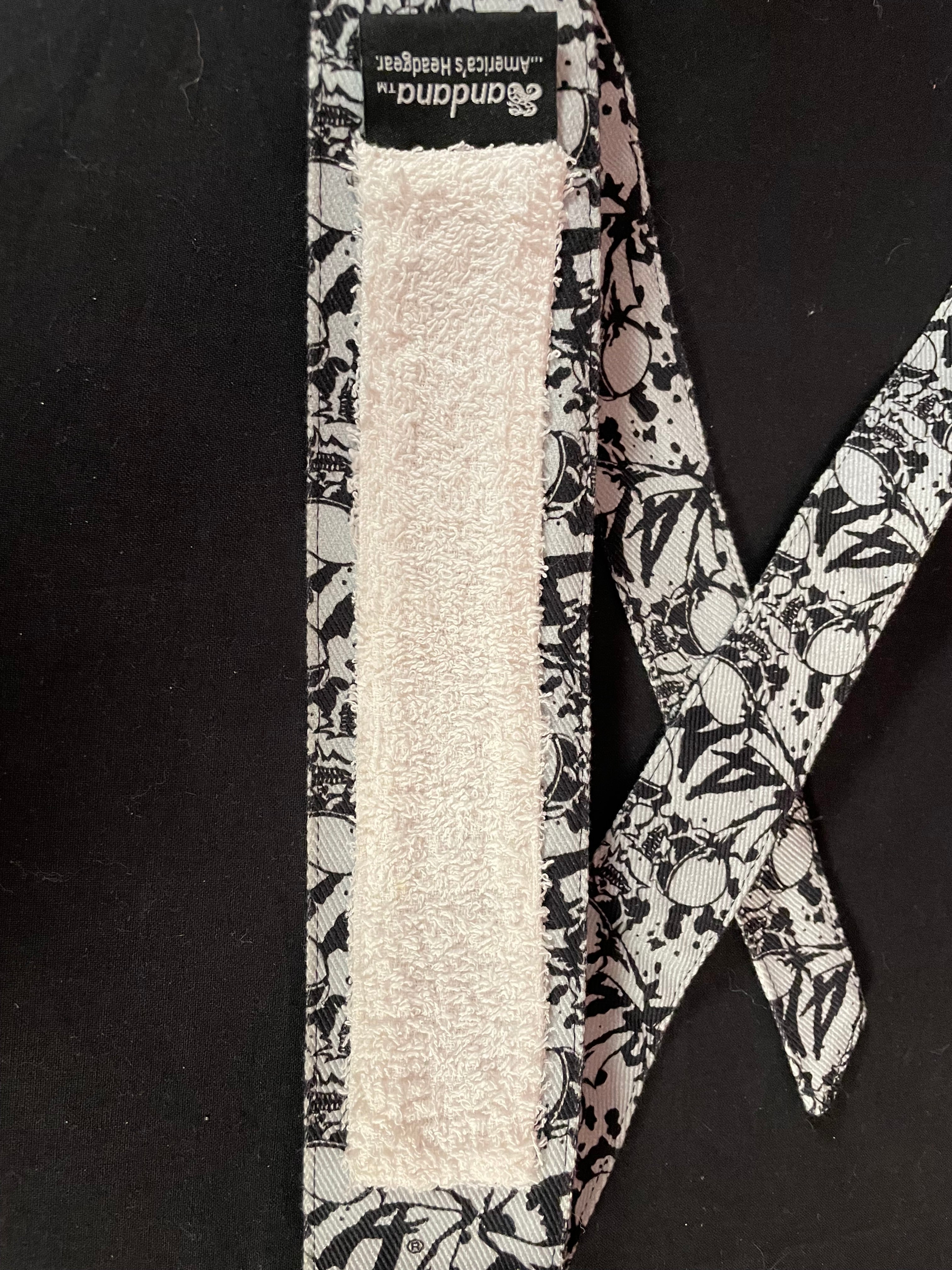 Used Sandana "Flying Skulls" Headband - Light Grey/Black