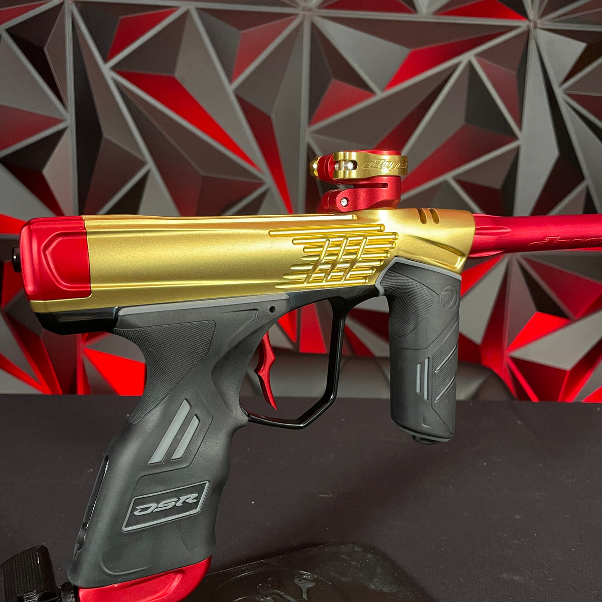 Used Dye DSR+ Paintball Gun - ICON Edition Gold/Red w/ IM Pro Kit