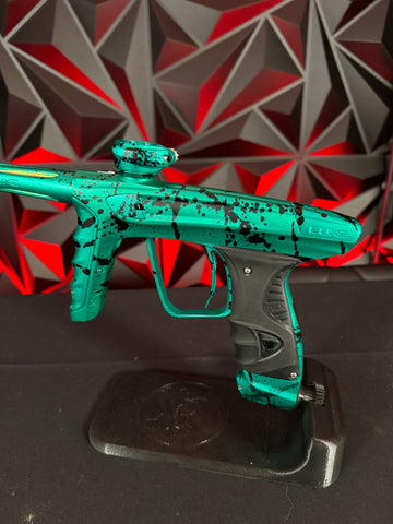 Used DLX Luxe X Paintball Gun - Green Splash
