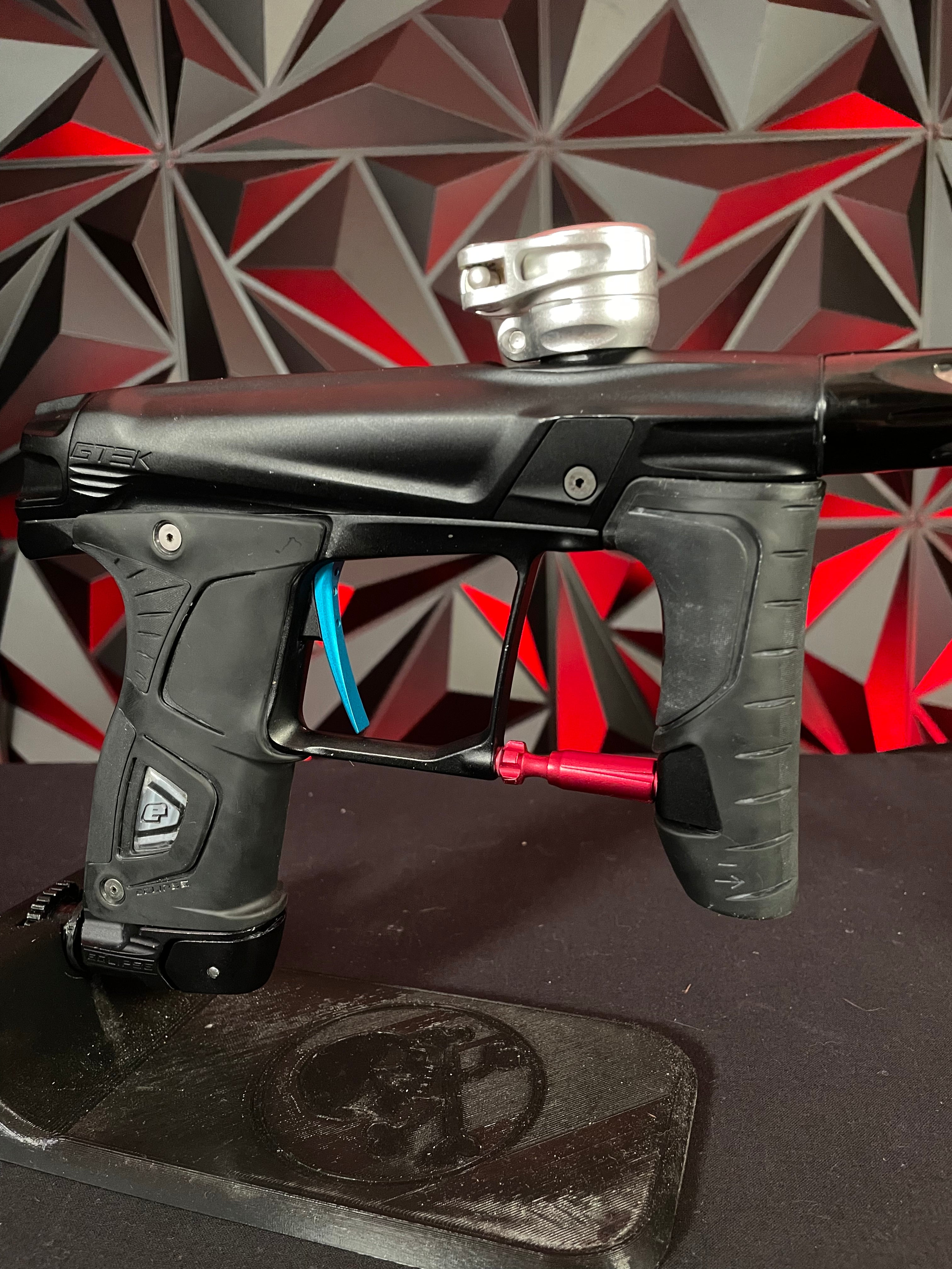 Used Planet Eclipse 160r Paintball Marker - Black w/ Freak XL Barrel & POPs ASA