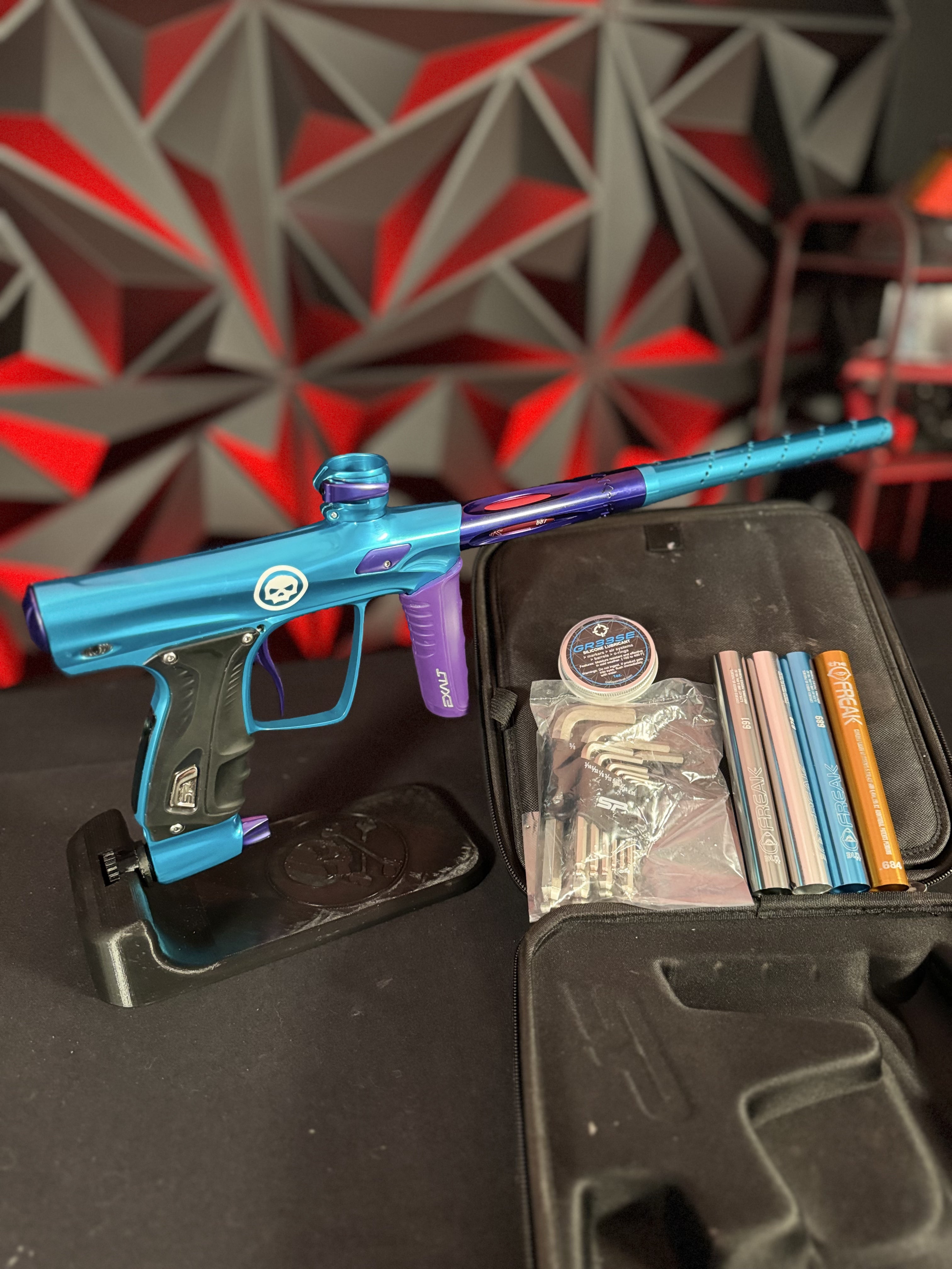 Shocker RSX Paintball Marker - Gloss Teal/Purple