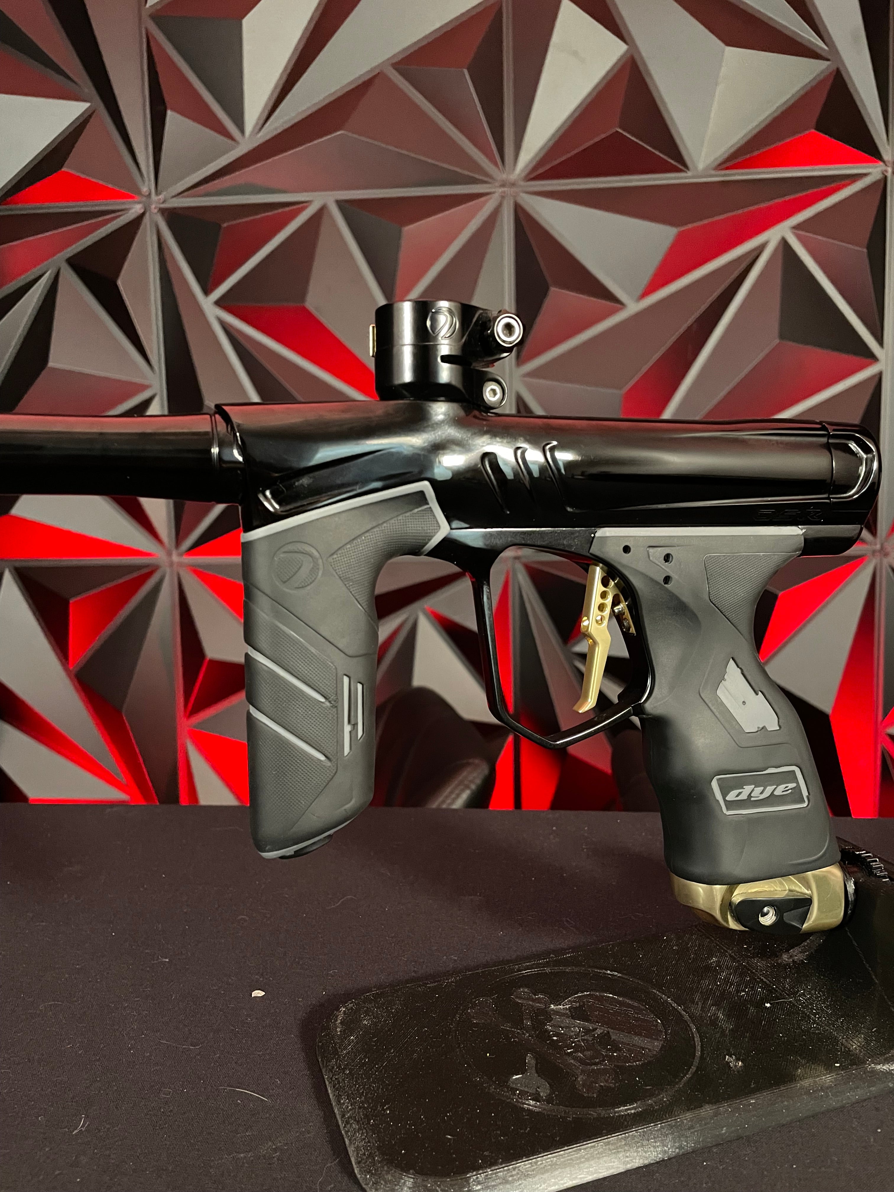 Used Dye DSR+ Paintball Gun - Onyx Gold