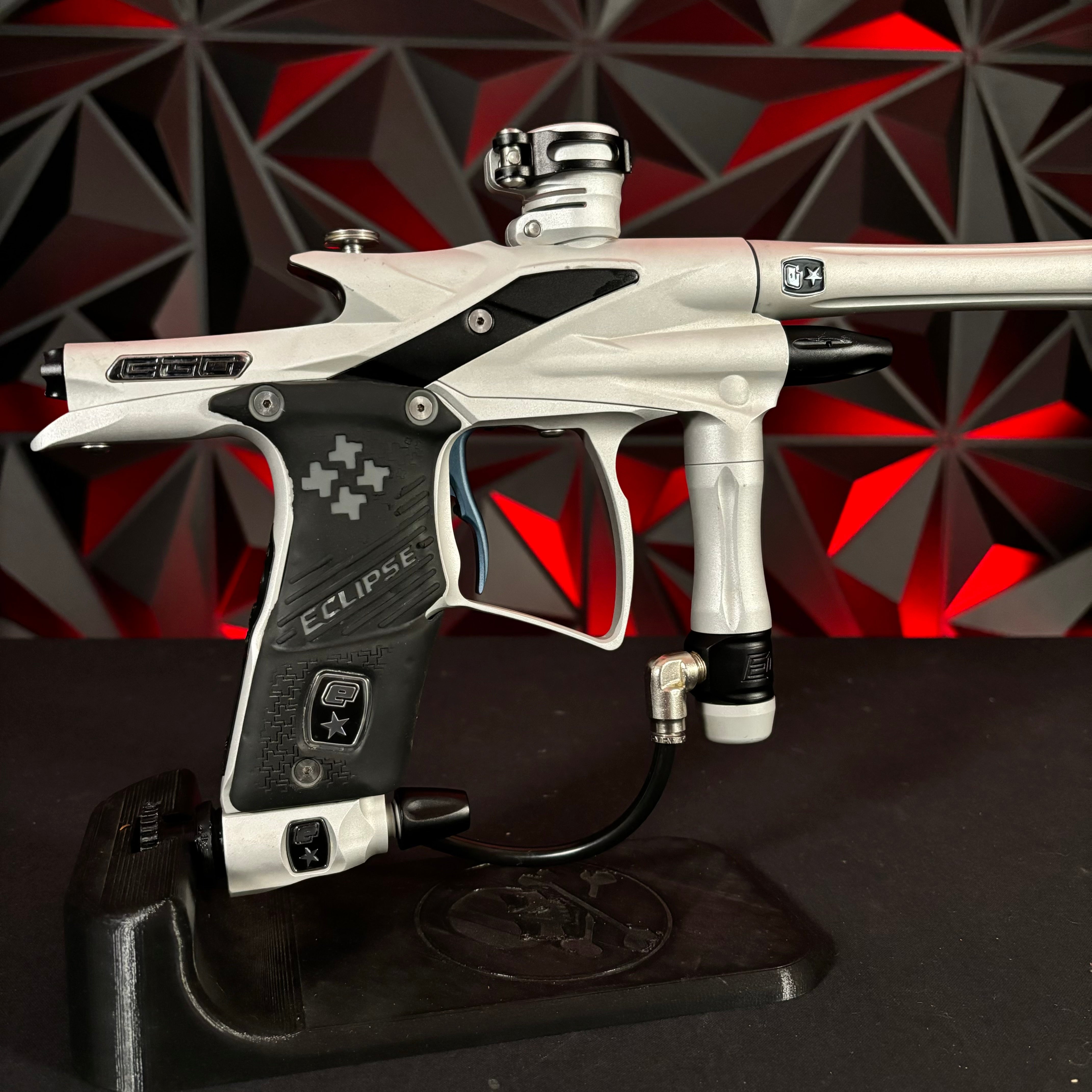 Used Planet Eclipse Ego 09 Paintball Gun - White/Black