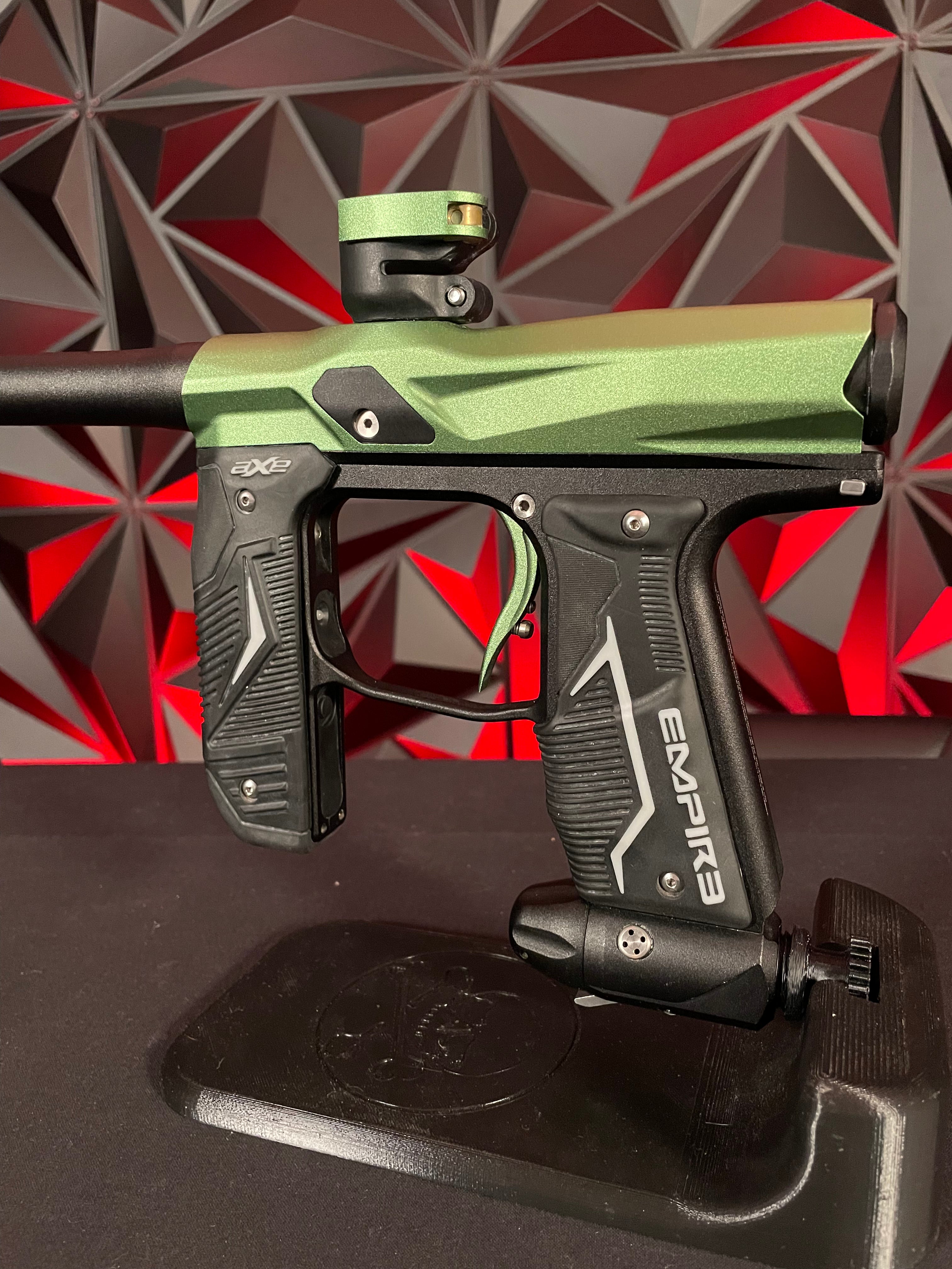 Used Empire Axe 2.0 Paintball Gun - Green / Black