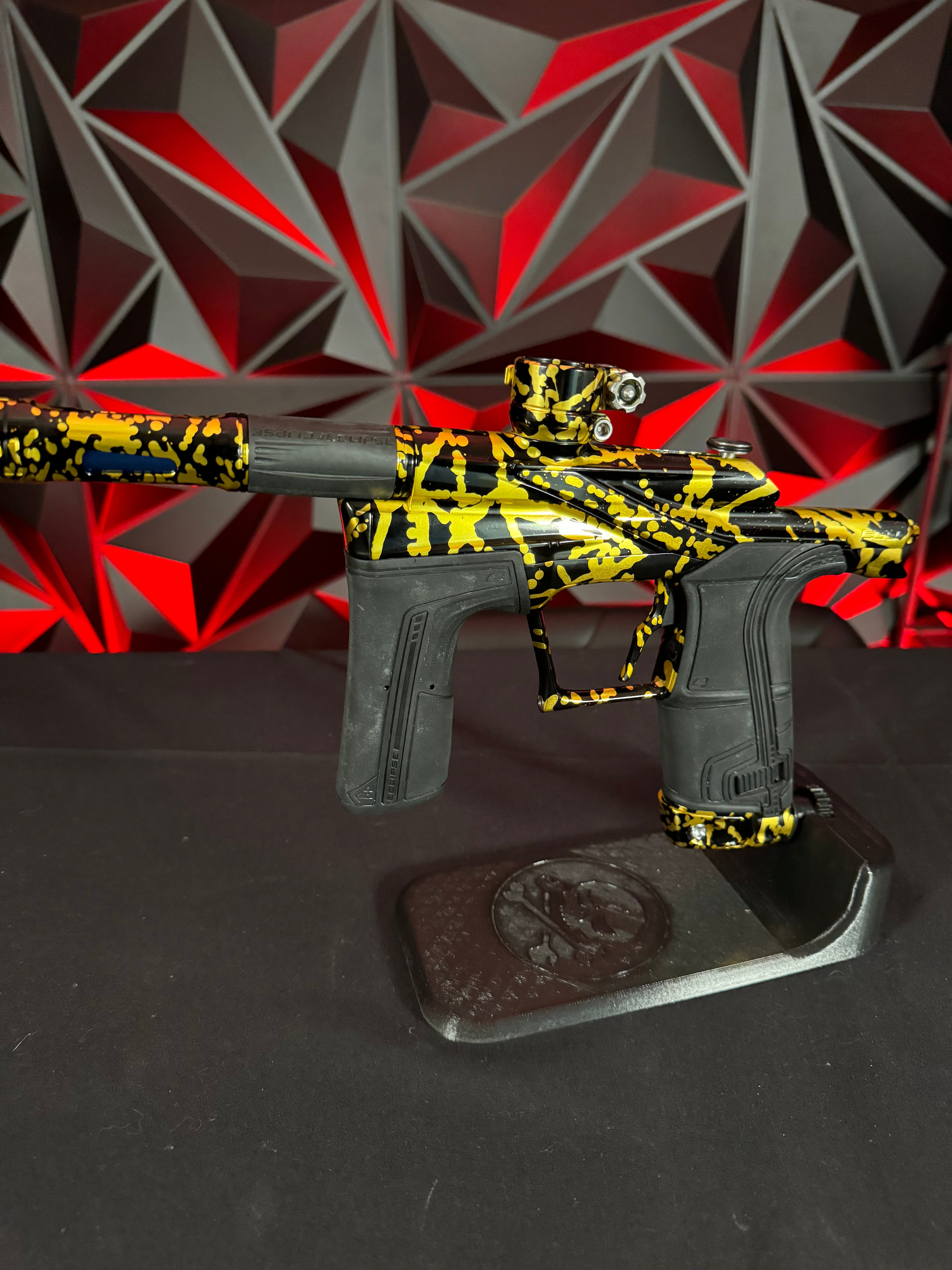 Used Planet Eclipse LV2 Paintball Gun - LE Polished Black/Gold Splash