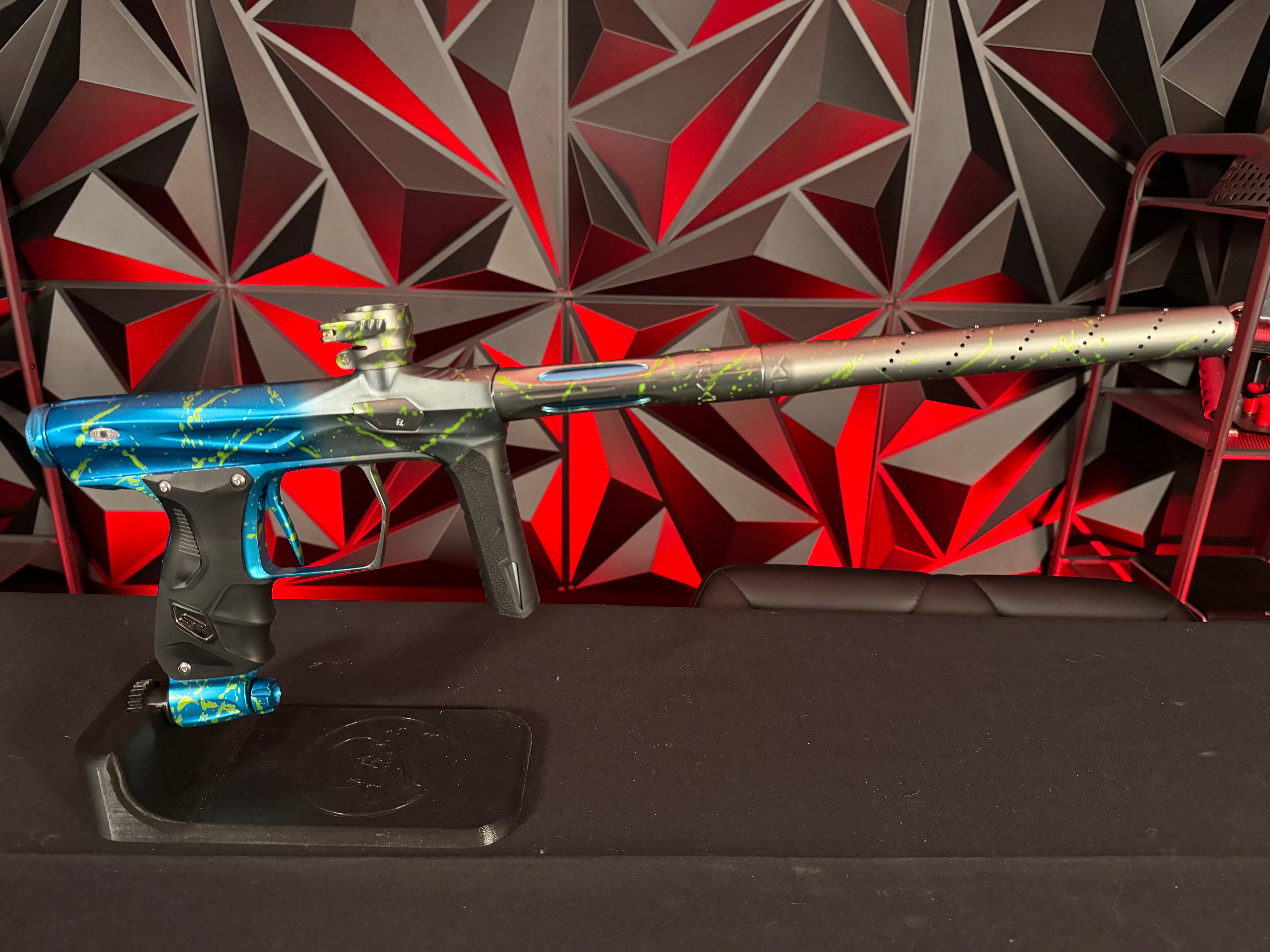 Used Shocker Amp Paintball Gun - LE Seattle Thunder Splash Fade w/ Matching Mech Frame