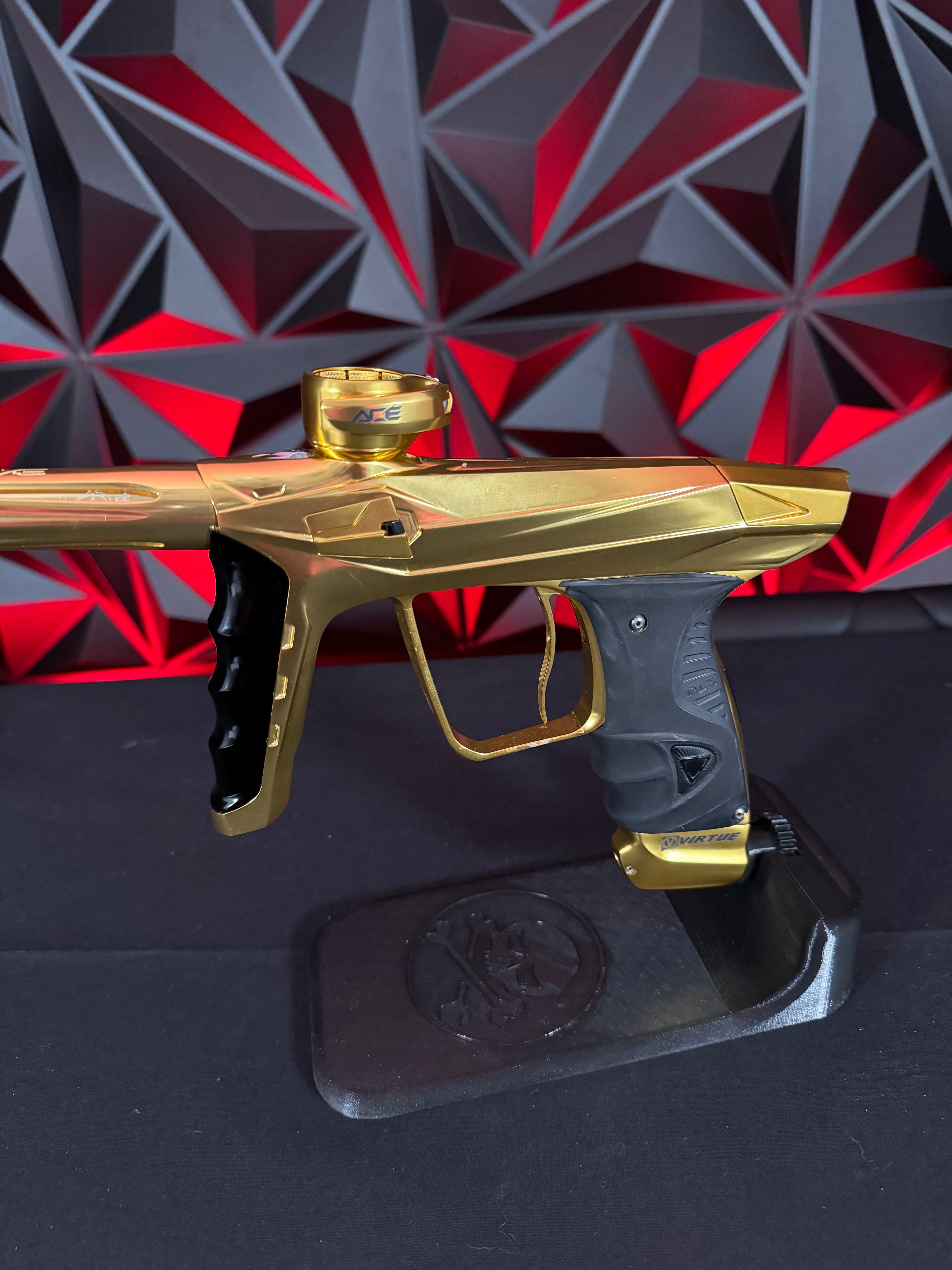 Used Virtue Luxe X/Virtue Ace Paintball Gun Gold w/ SSC Bolt