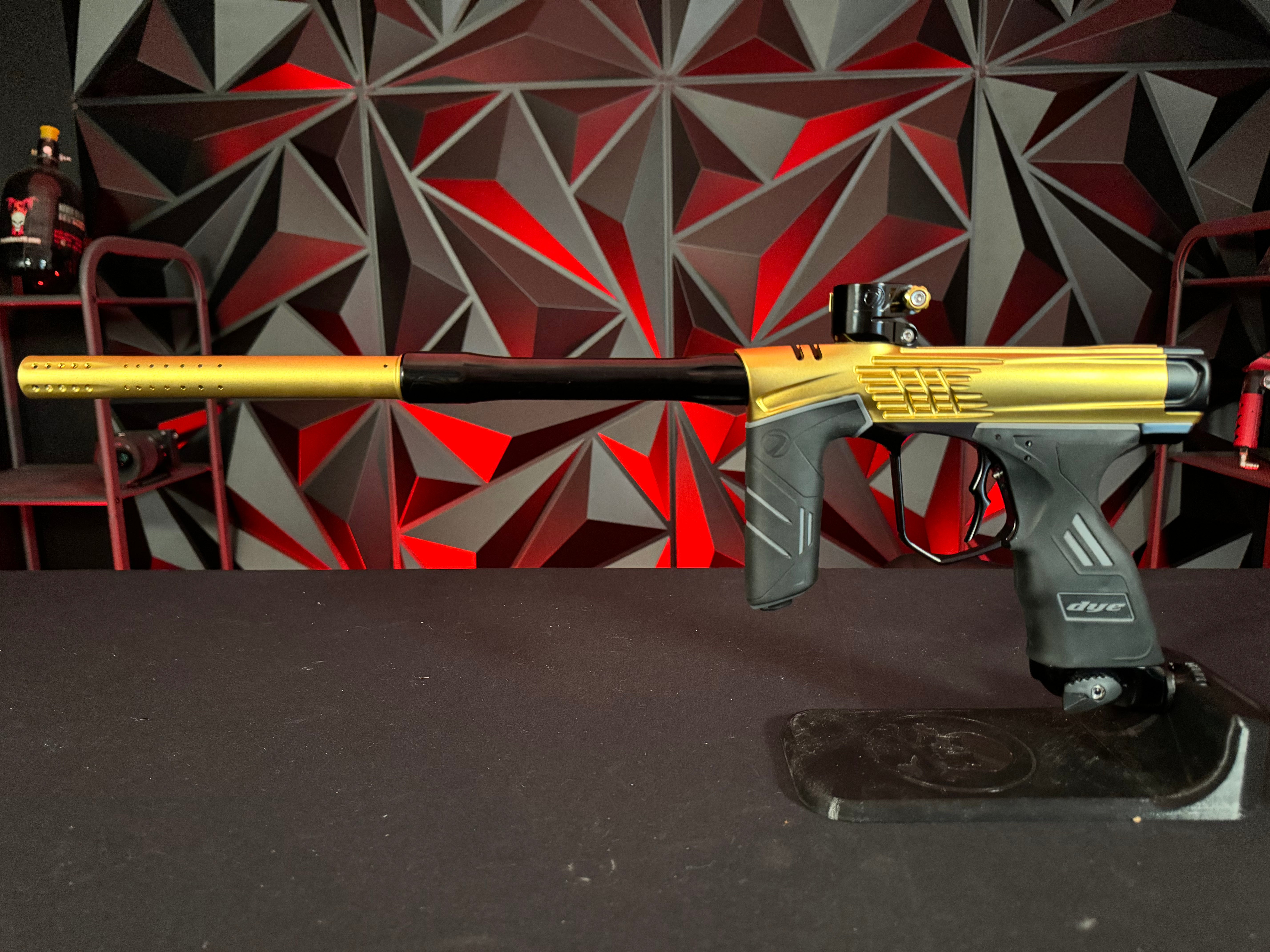 Used Dye DSR+ Paintball Gun - ICON Edition Gold/Black w/ IM Pro Kit