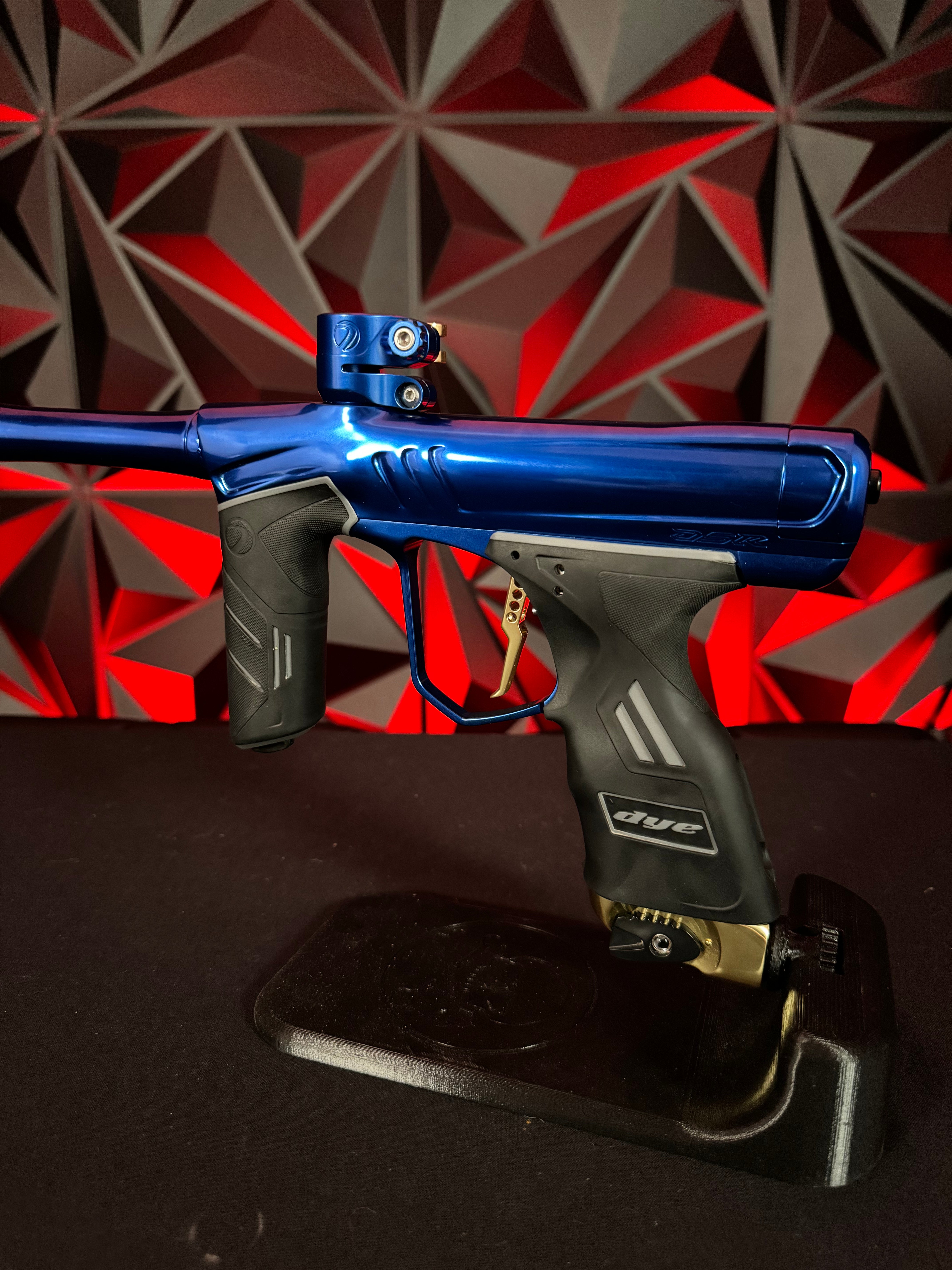 Used Dye DSR+ Paintball Gun - Polished Blue/Polished Gold w/ IM Pro Kit