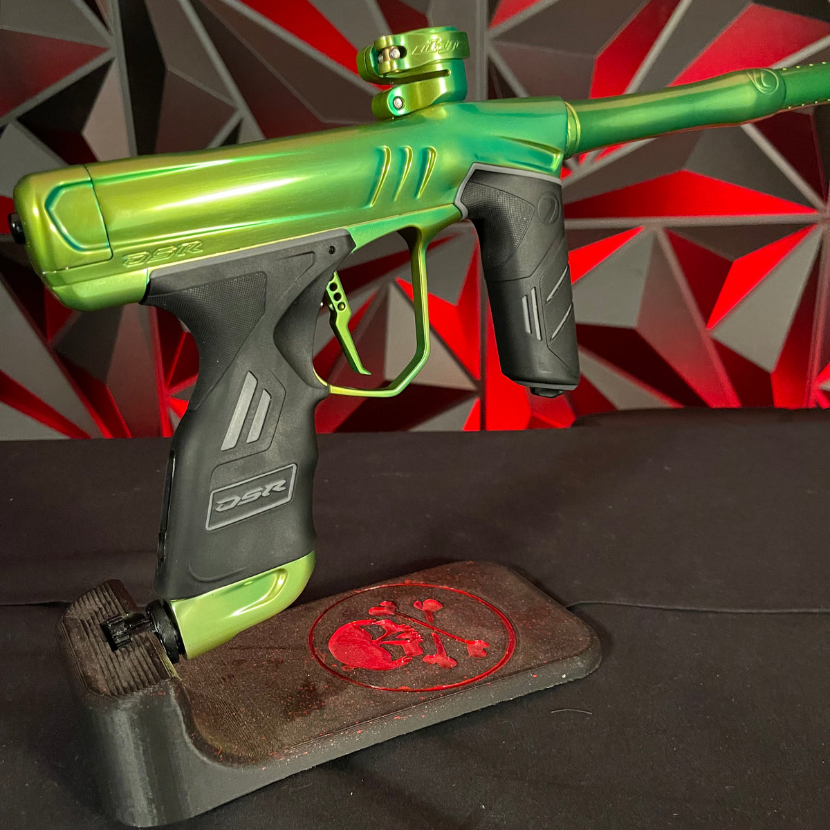 Used Dye DSR+ Paintball Gun - LVL Up Chromatic Green 1 of 1 Anno w/ IM