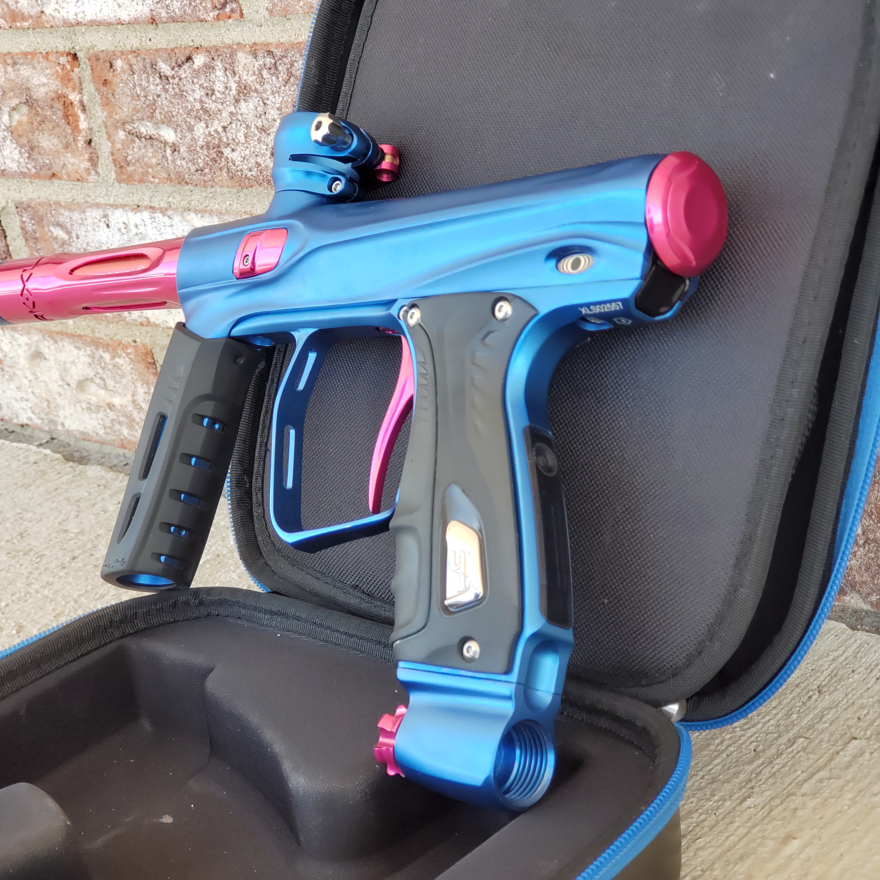 Used SP Shocker XLS Paintball Gun - Blue/Pink