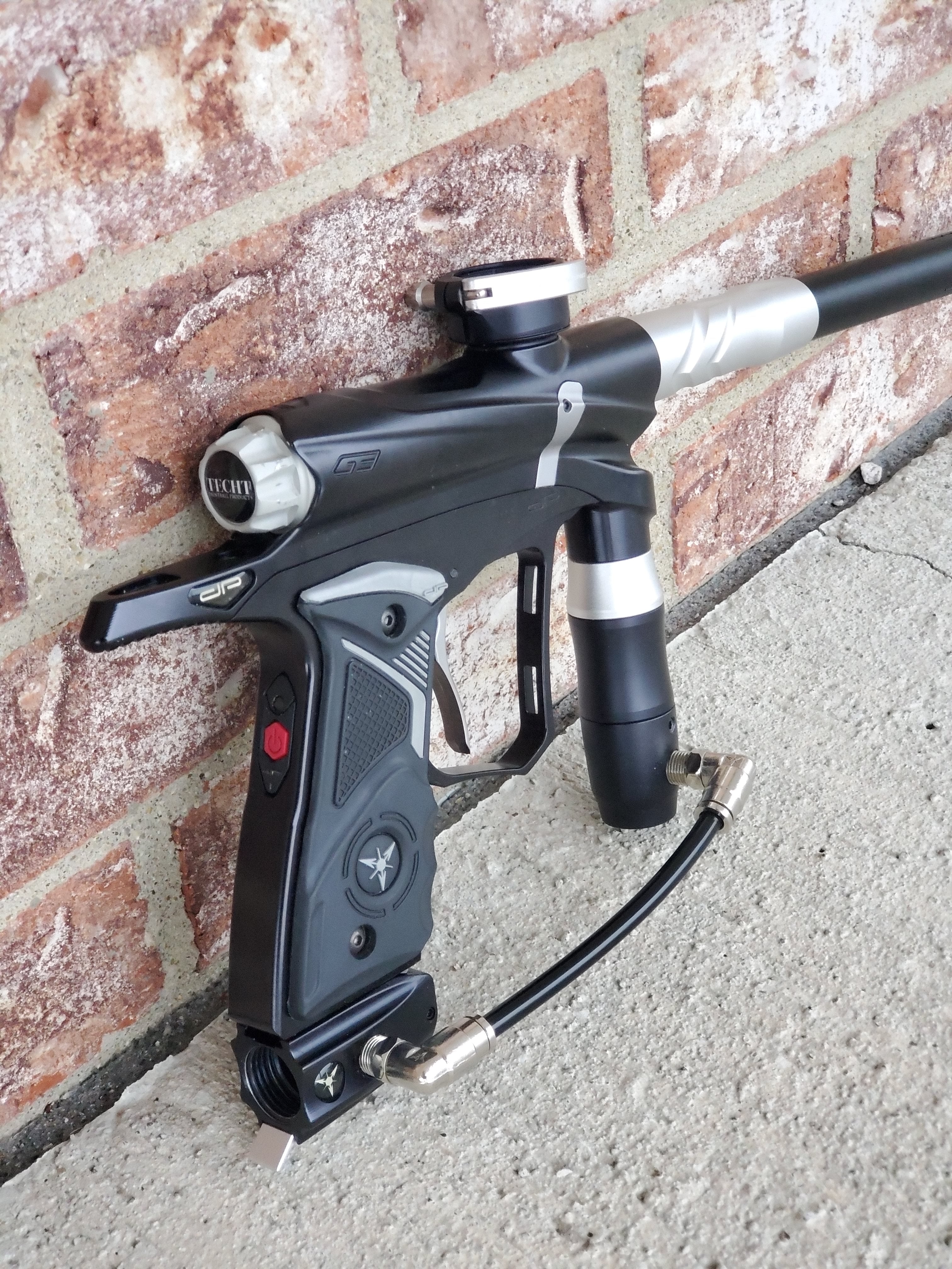 Used Dangerous Power G3 Paintball Gun - Black / Silver