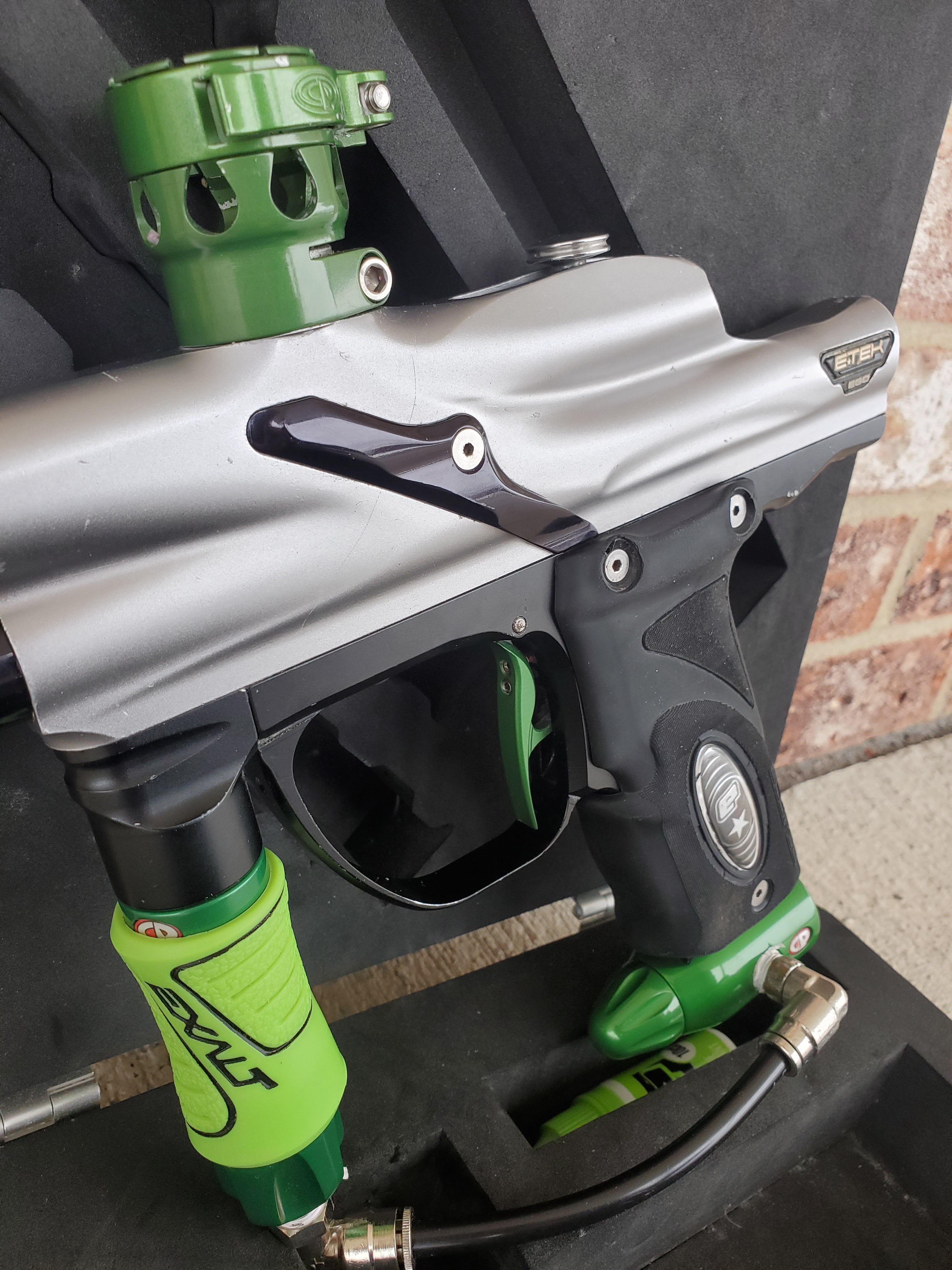 Used Planet Eclipse Etek Paintball Gun - Silver / Green