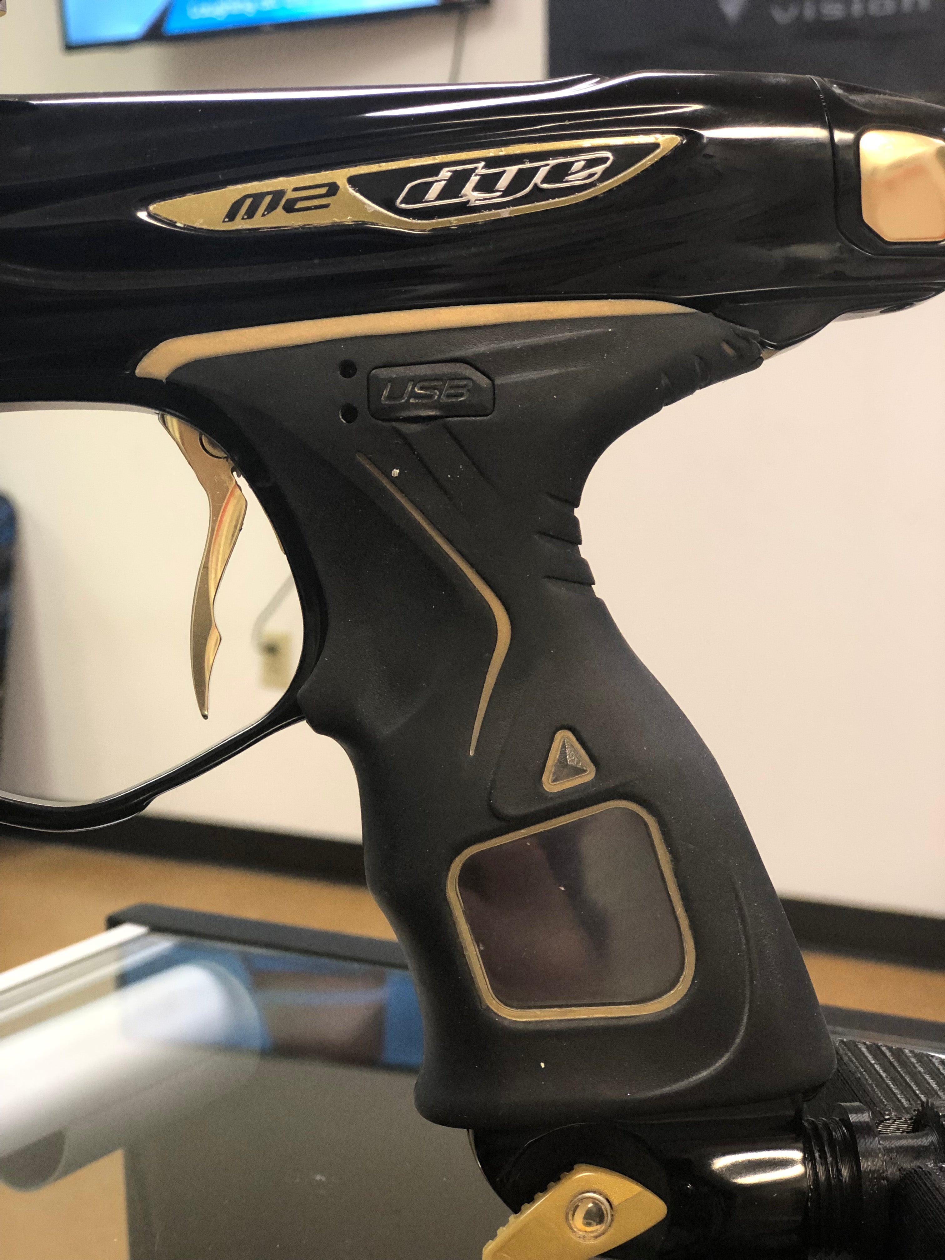 Used Dye M2 Black/Polished Gold