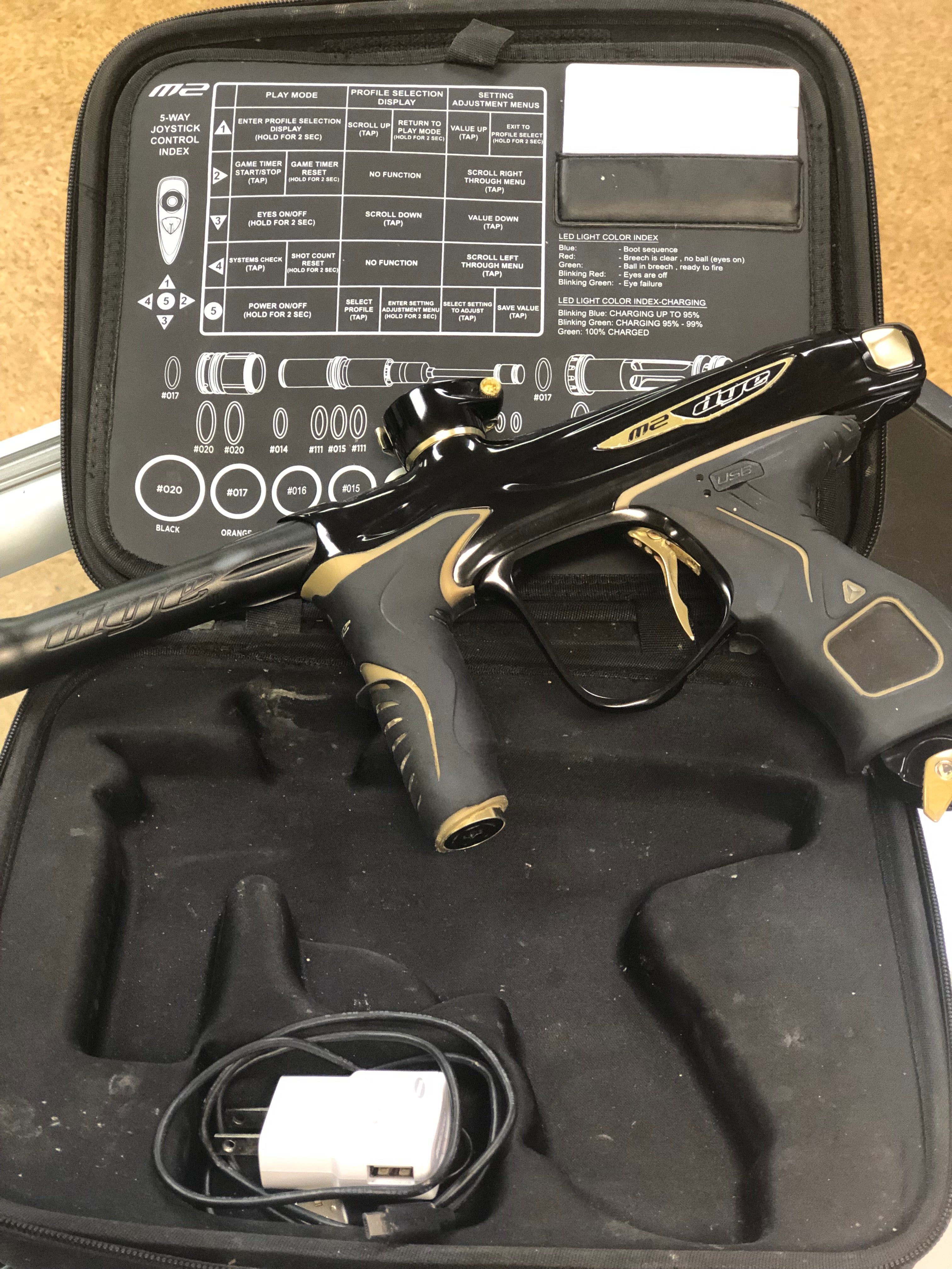 Used Dye M2 Black/Polished Gold