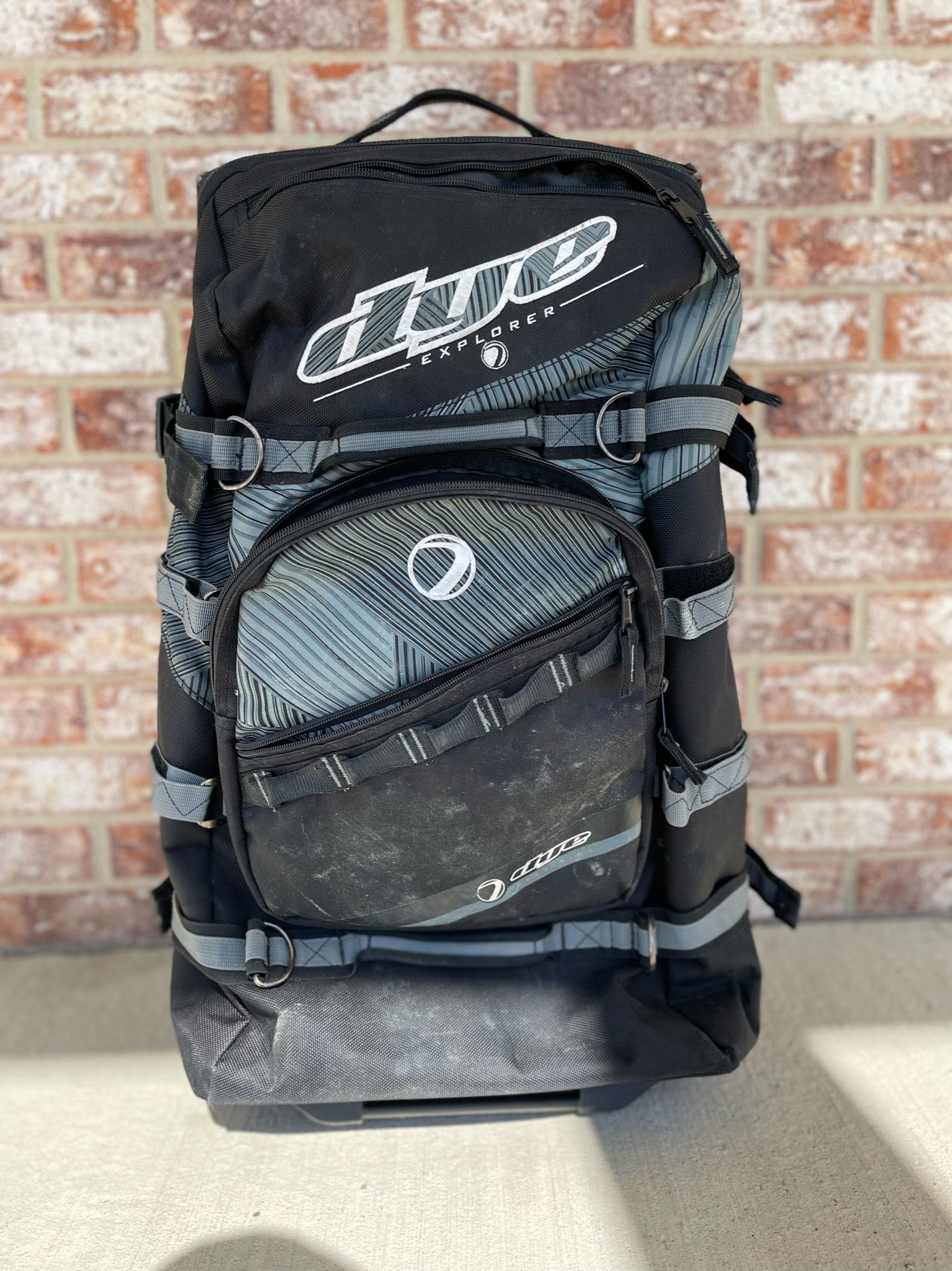 dye gear bag Used Dye Explorer Roller Gear Bag