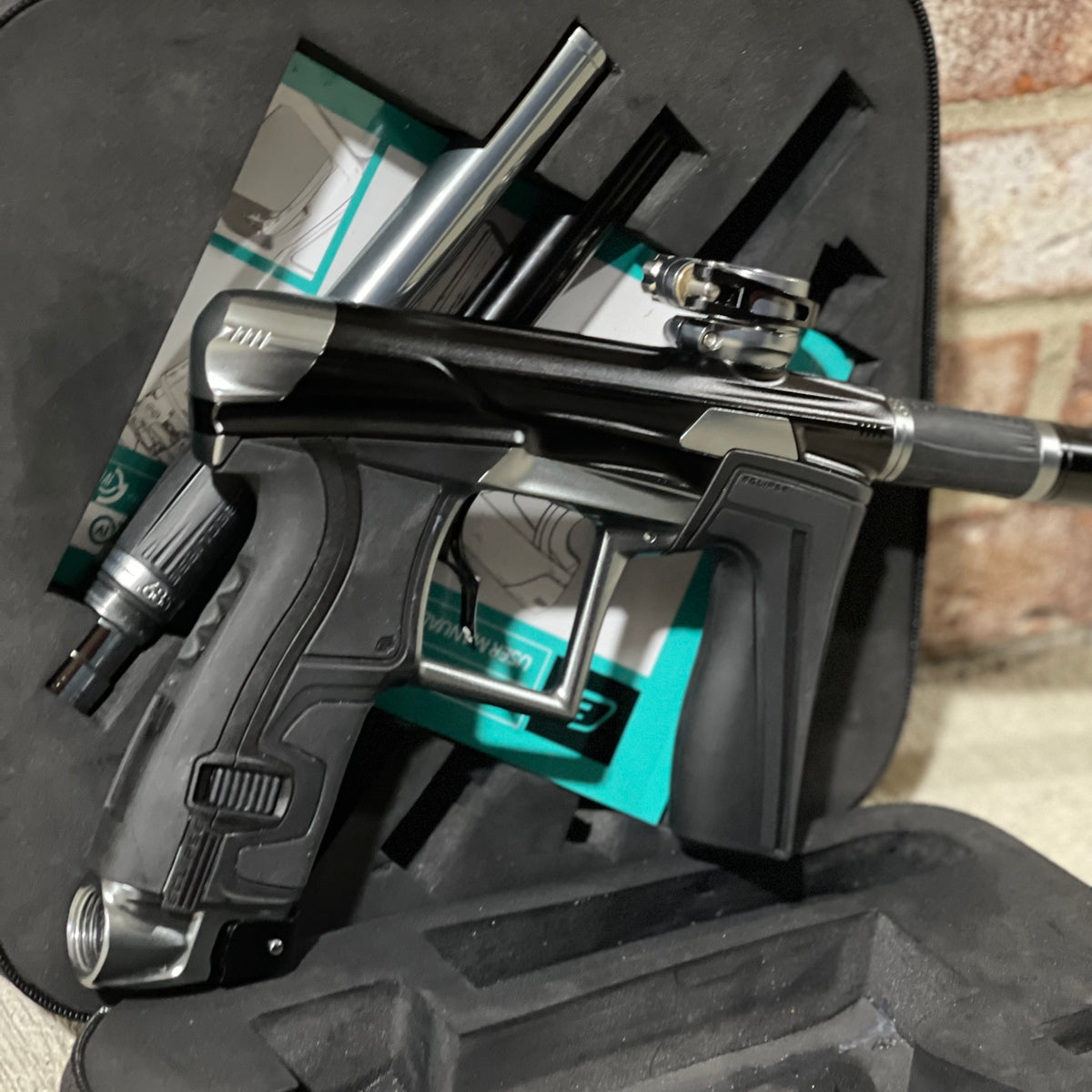 Used Planet Eclipse Geo 4 Paintball Gun - Black/Pewter w/ Infamous Deu