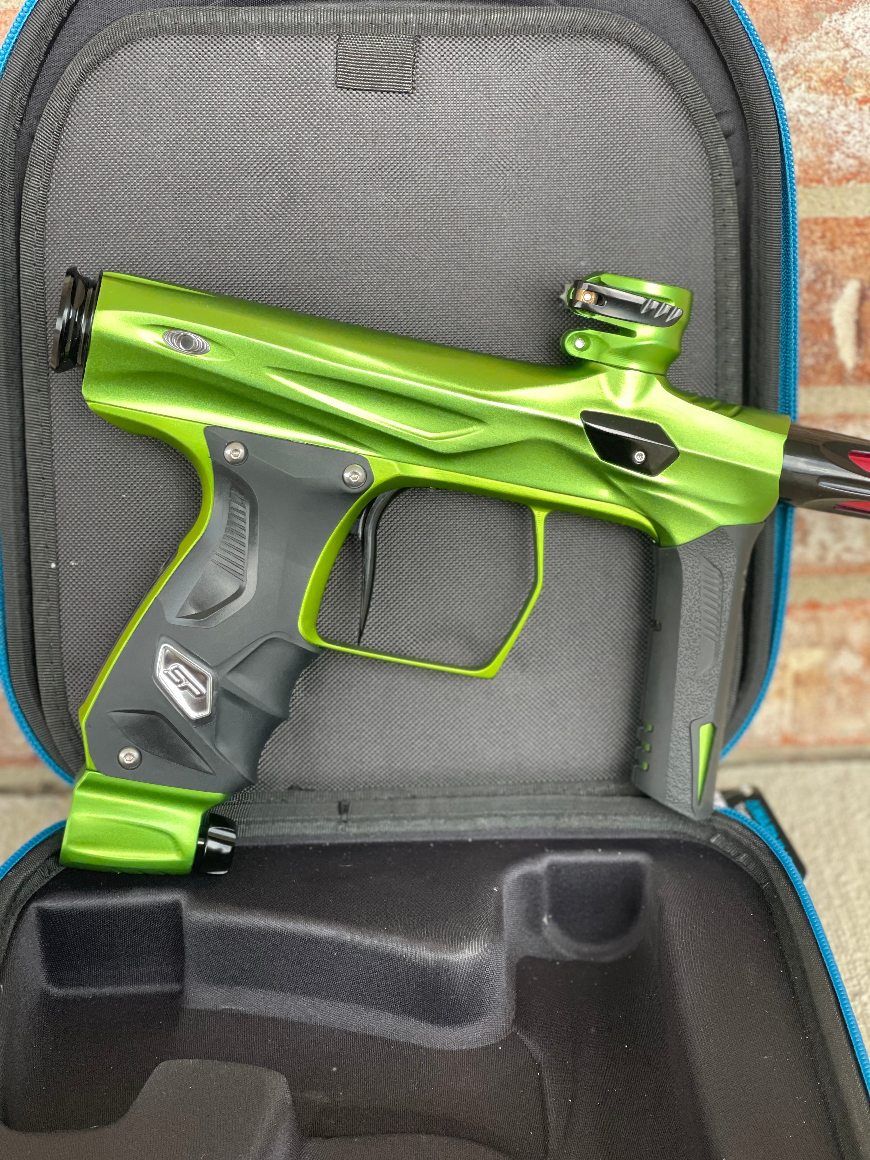 Used Shocker Amp Paintball Gun - Green / Black