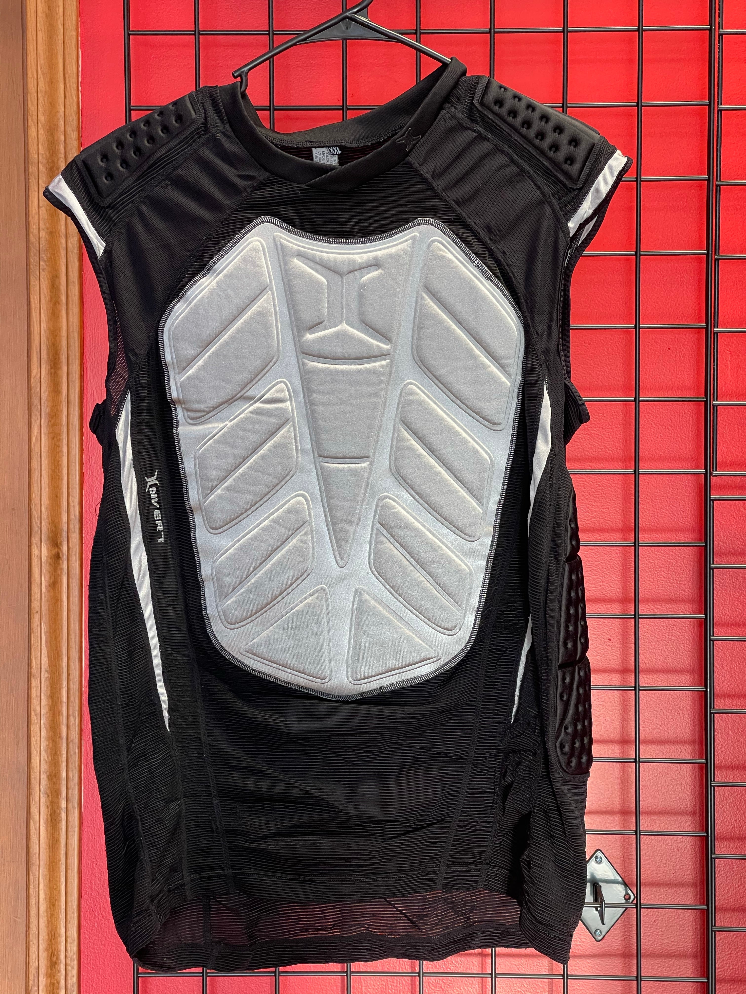 Used Invert Chest Protector -Black/White- XXL