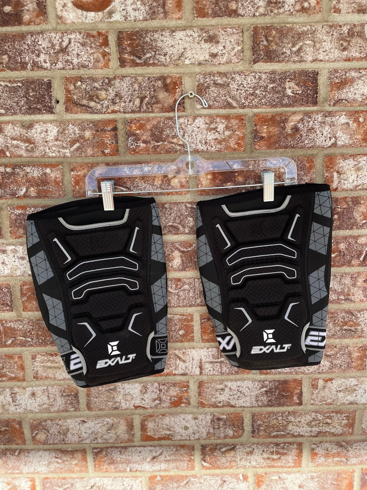 Used Exalt Freeflex Knee Pads - 2XL - Black