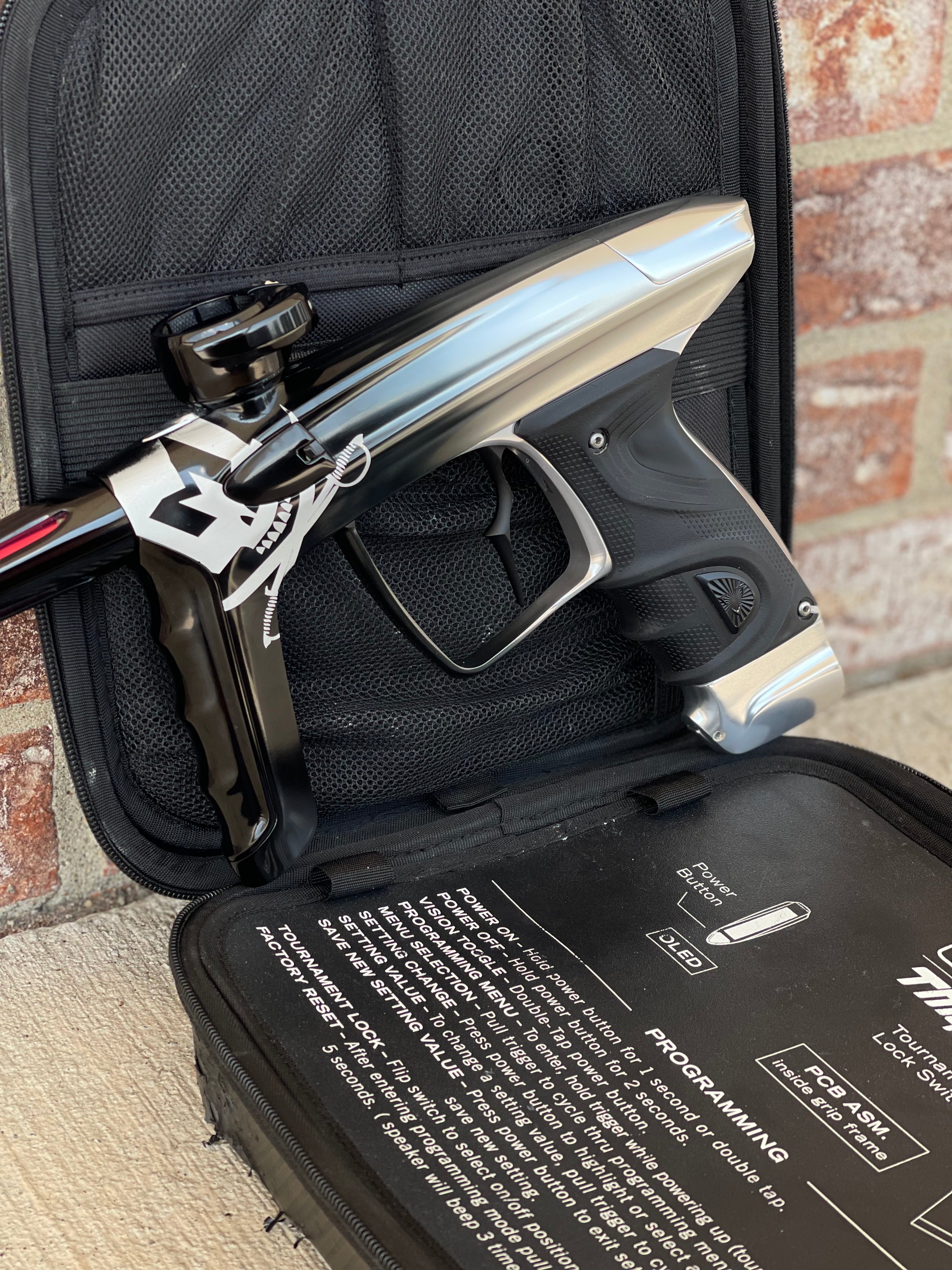 Used DLX Luxe TM40 Paintball Gun - LE Mutiny Gloss Silver/Black Fade