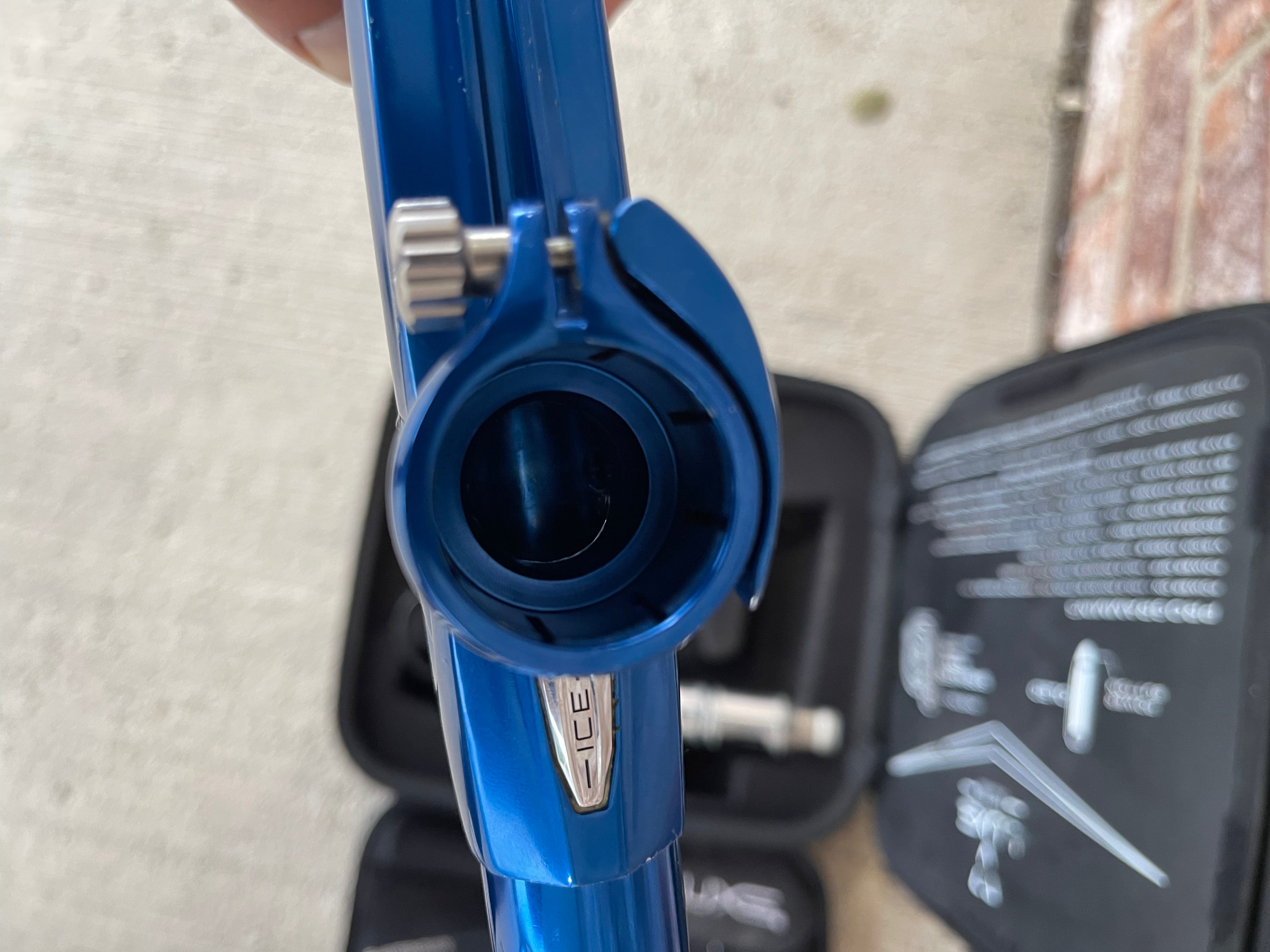 DLX Luxe Ice Paintball Gun - Gloss Blue