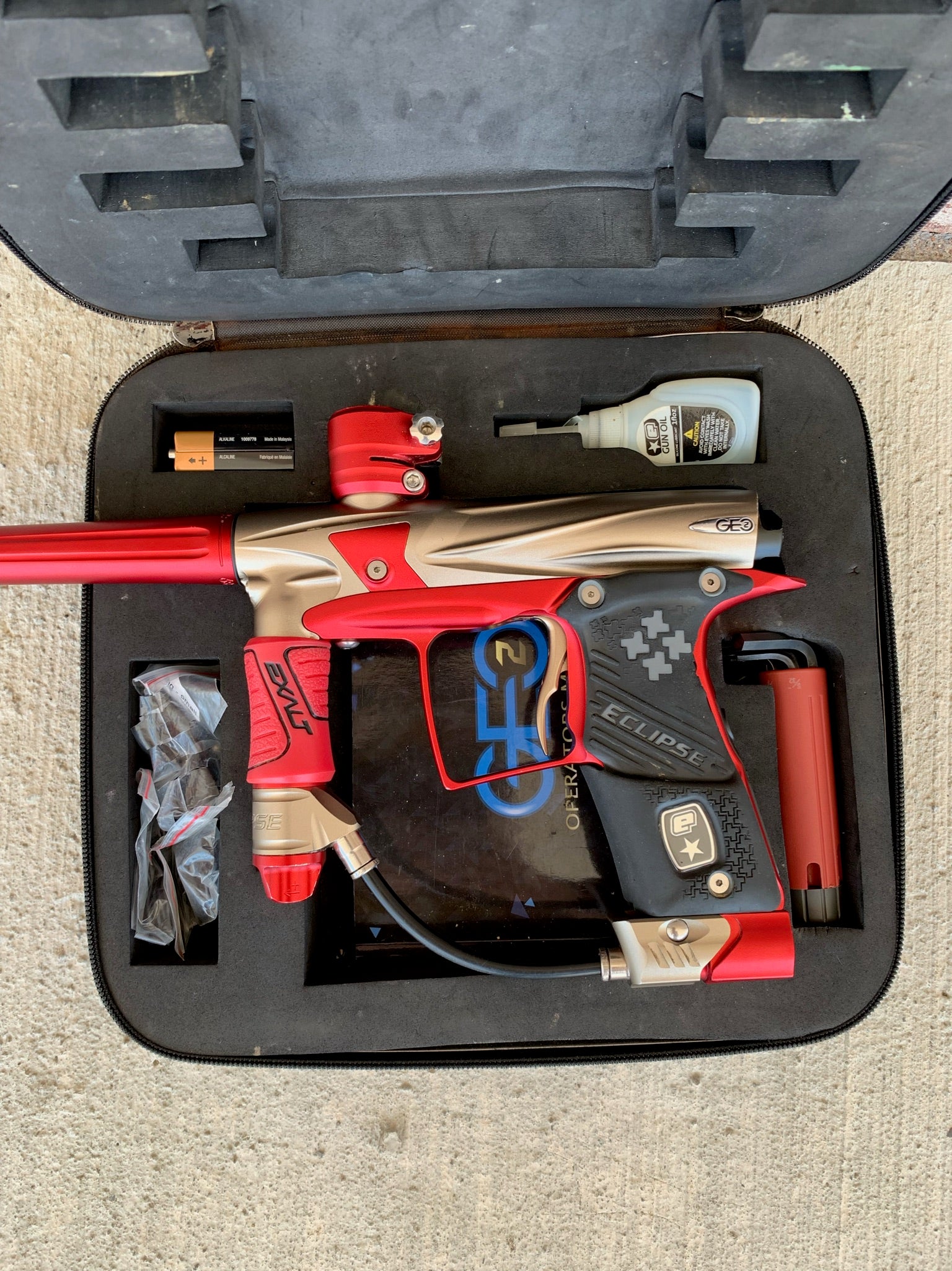 Used Planet Eclipse Geo 2 Paintball Gun- Gold/Red