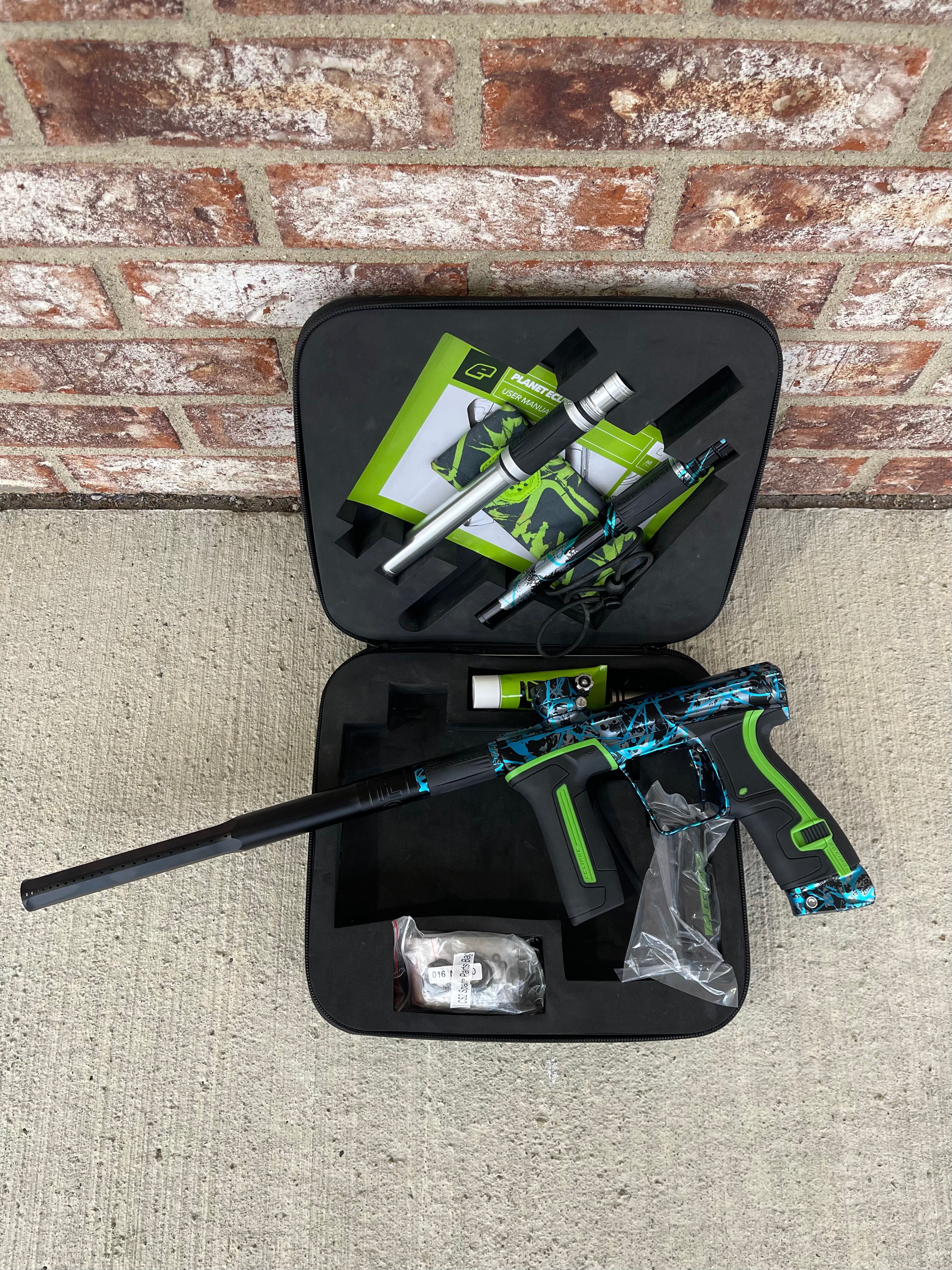 Used Planet Eclipse CS2 Paintball Gun - Aftershock Splash w/ Green Grip Kit