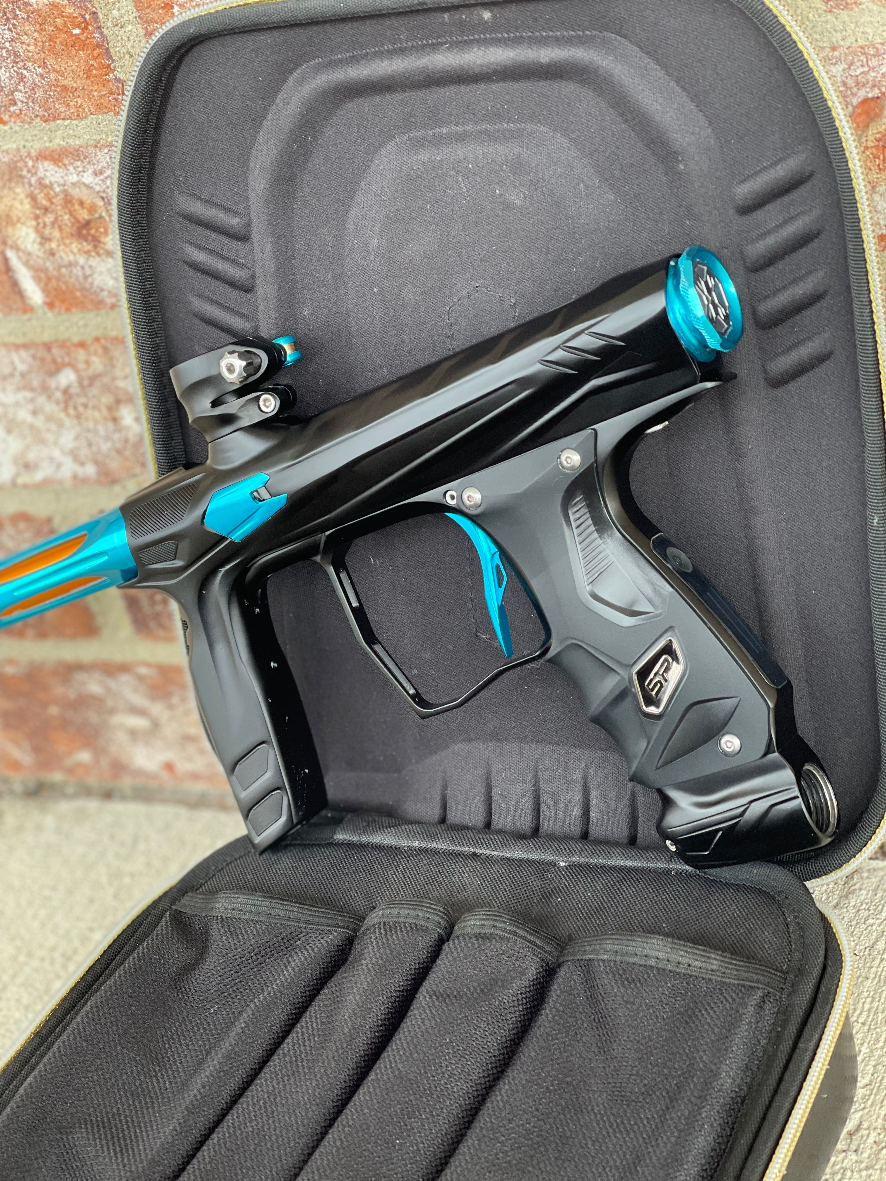 Used HK Army Shocker Amp Paintball Gun - Black/Teal