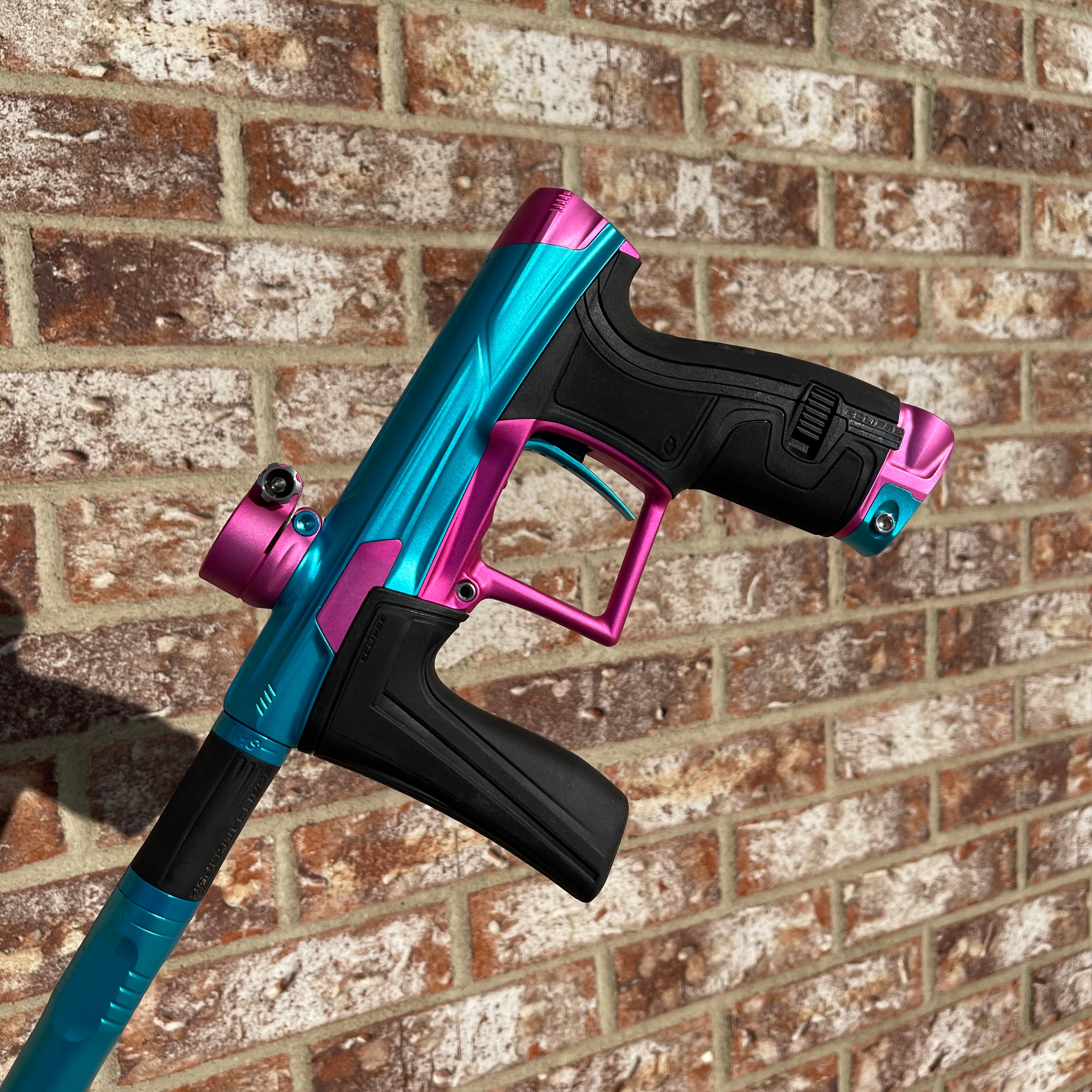 Used Planet Eclipse Geo 4 Paintball Gun - Teal/Pink