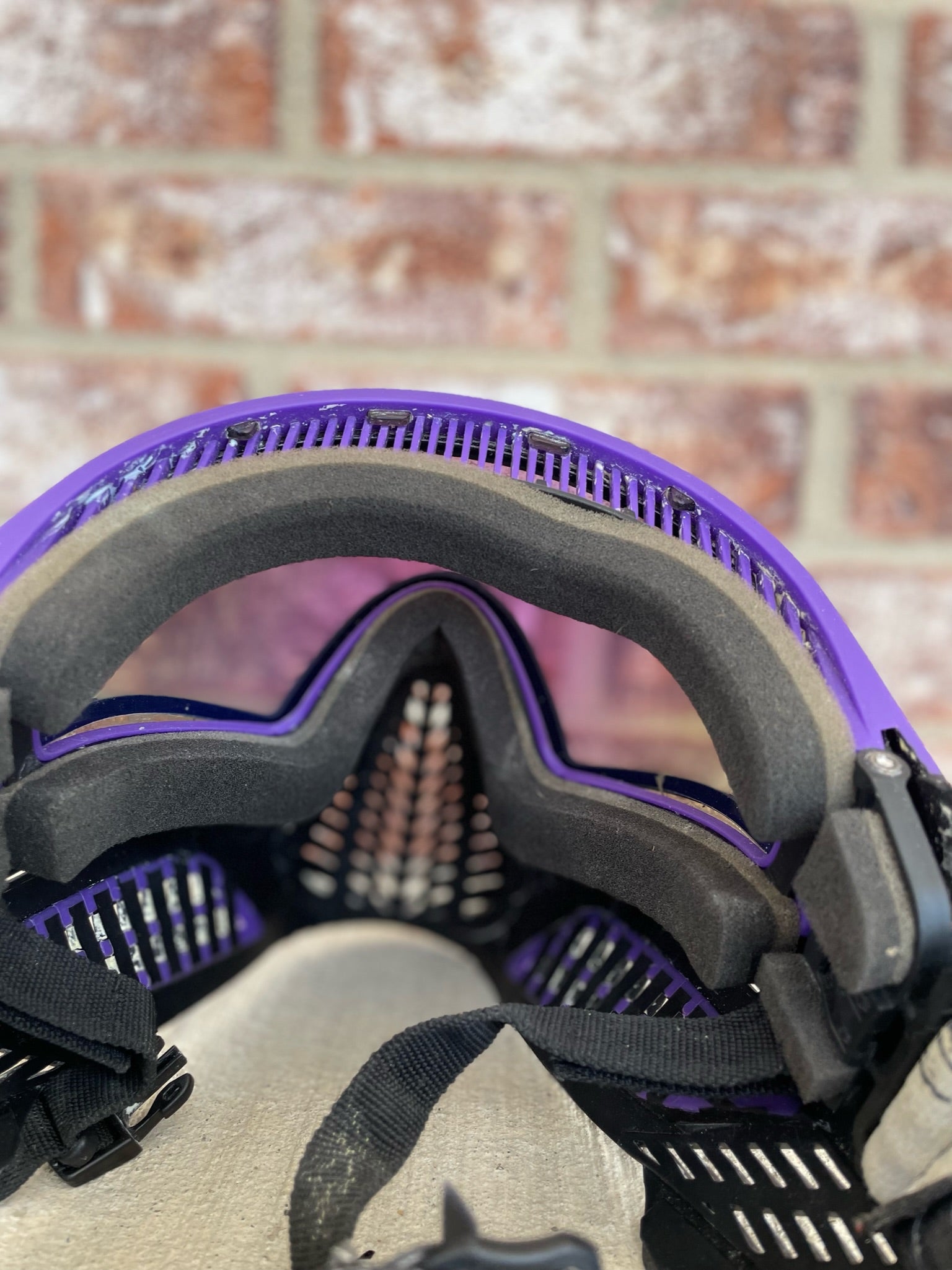 Used Virtue Vio Ascend Paintball Mask - Black/Purple w/ 2 Lenses