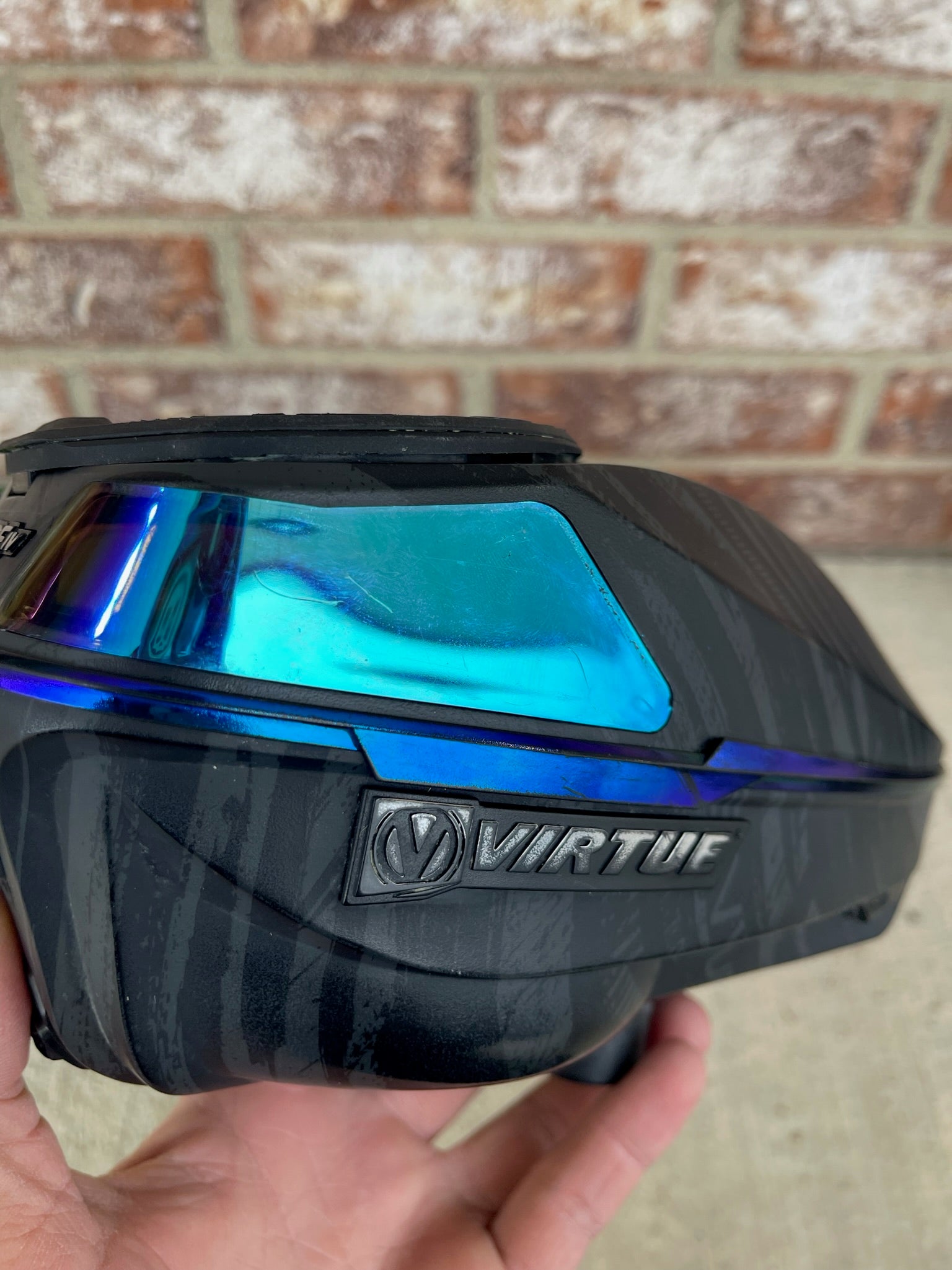 Used Virtue Spire 4 Paintball Loader - Graphic Ice w/ Speed Feed and Exalt Loader Case