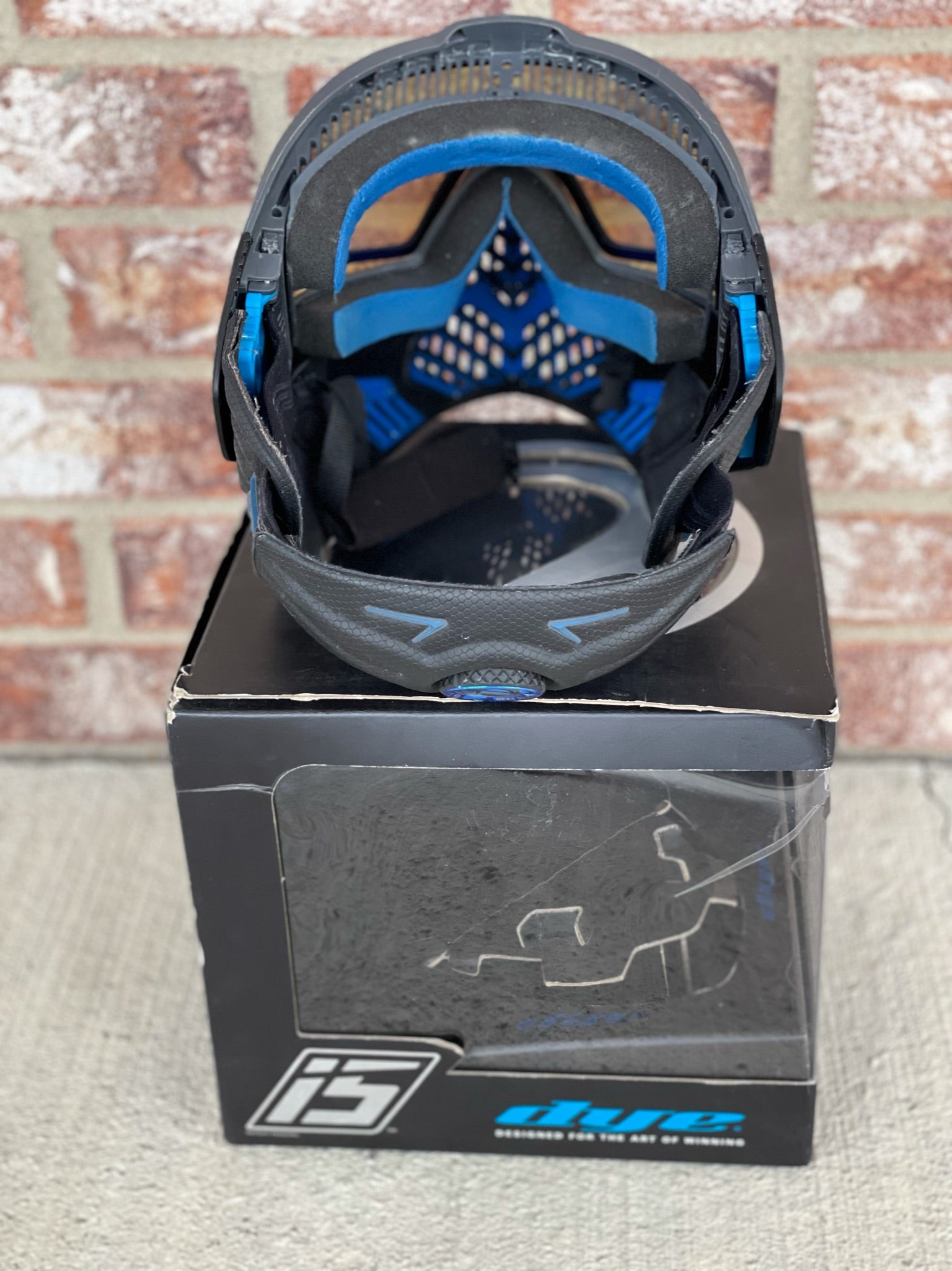 Used Dye I5 Paintball Goggle - Storm (Black w/Blue) with additional lens