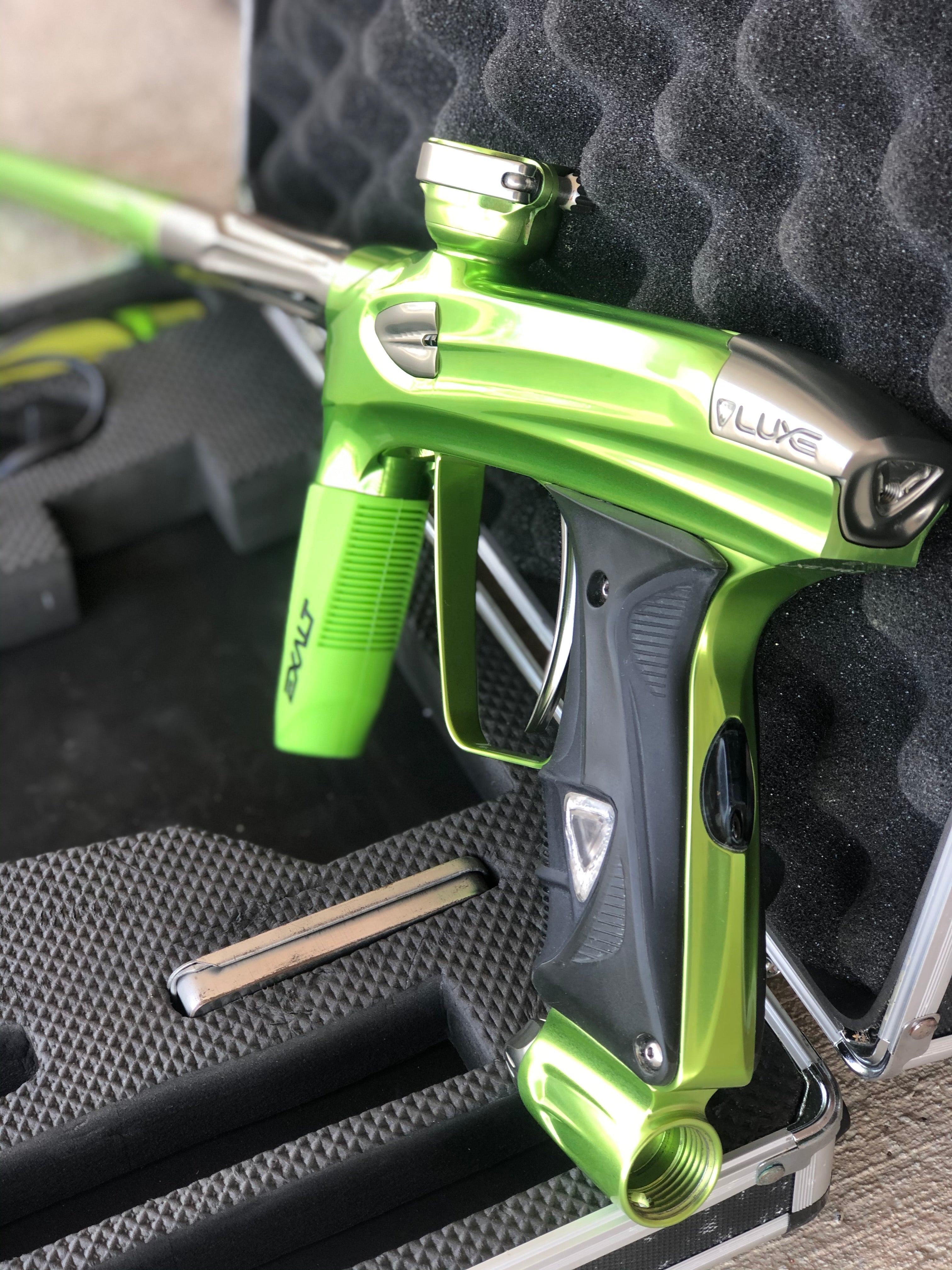 Used DLX Luxe 1.5 Paintball Gun - Gloss Lime/Pewter with 2.0 Core