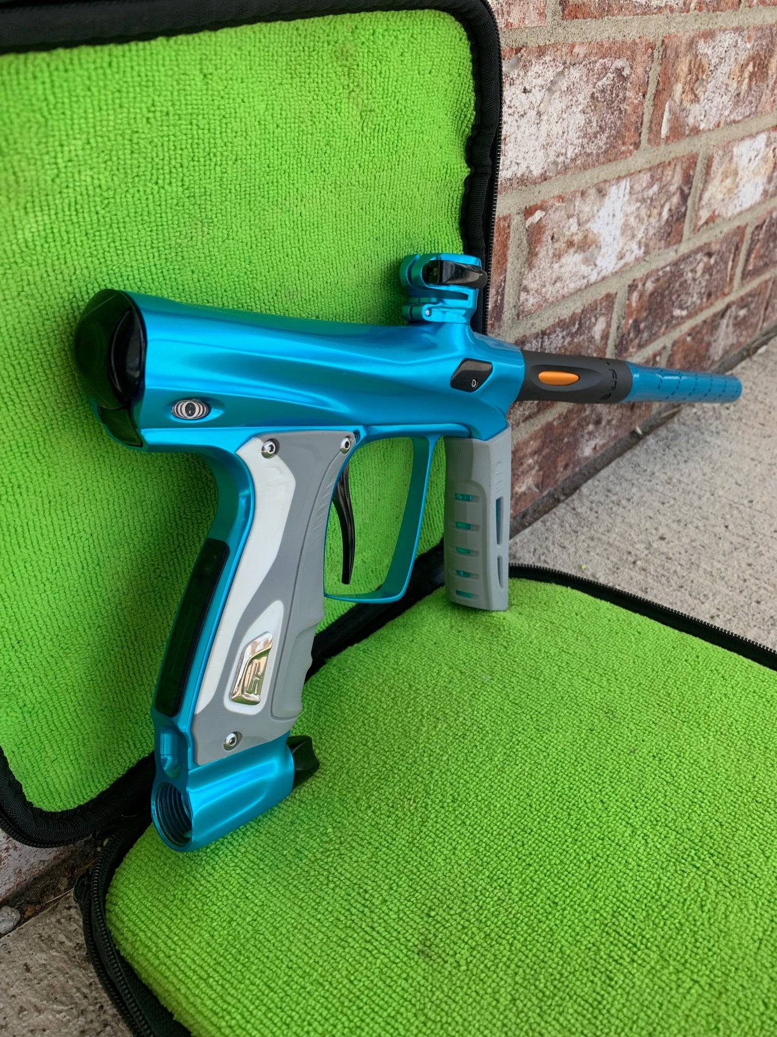 Used Smart Parts Shocker RSX Paintball Marker- Teal / Black