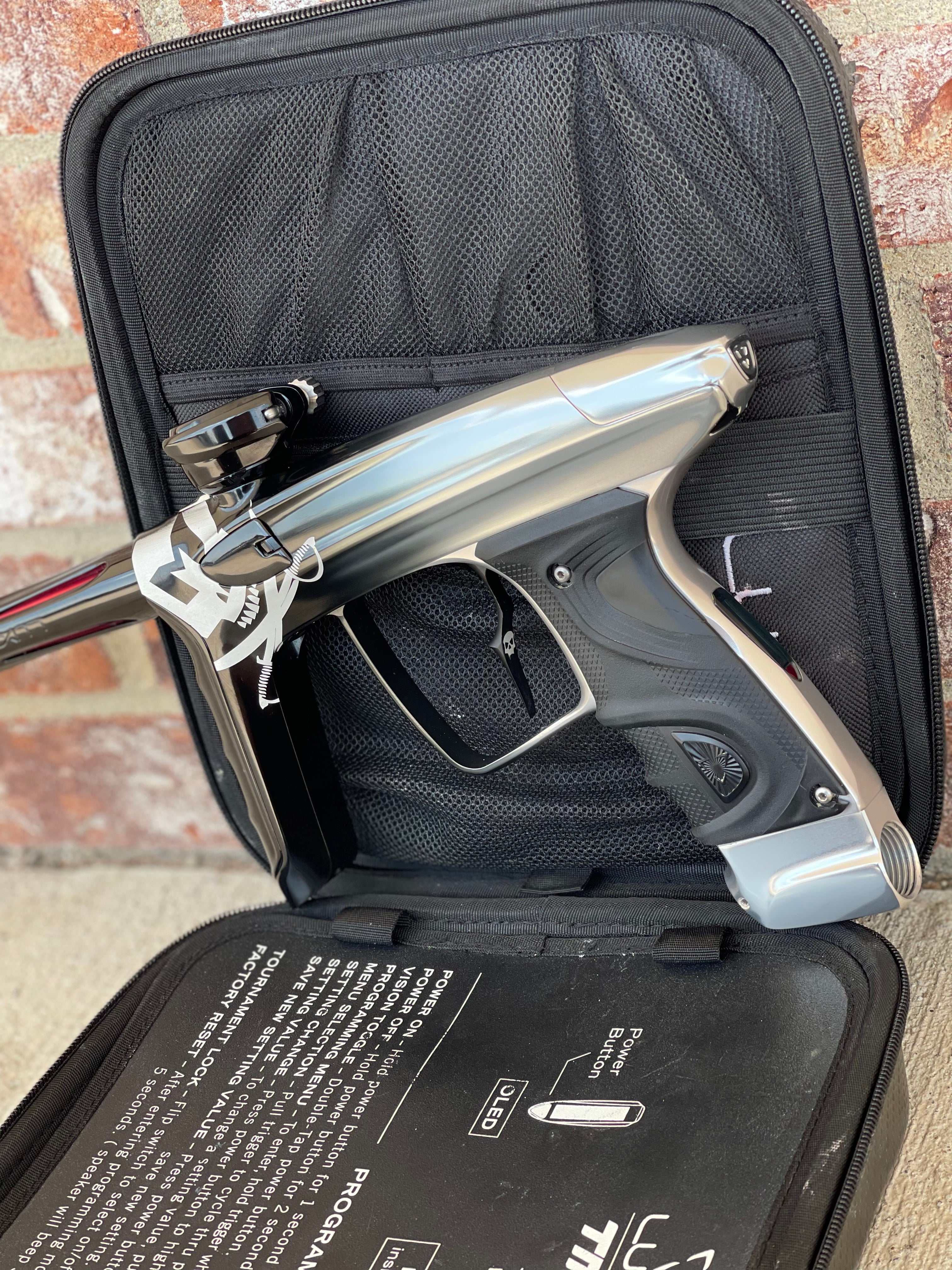 Used DLX Luxe TM40 Paintball Gun - LE Mutiny Gloss Silver/Black Fade